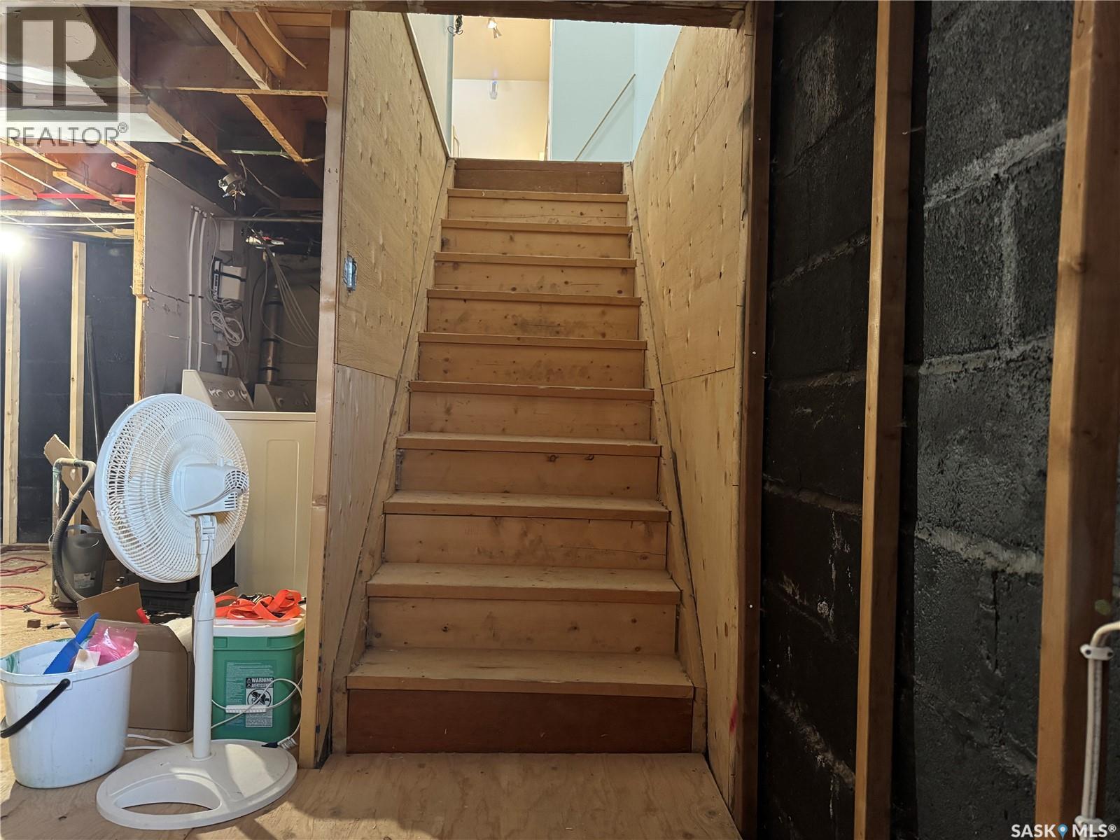 71 22Nd Street E, Prince Albert, SK - Indoor