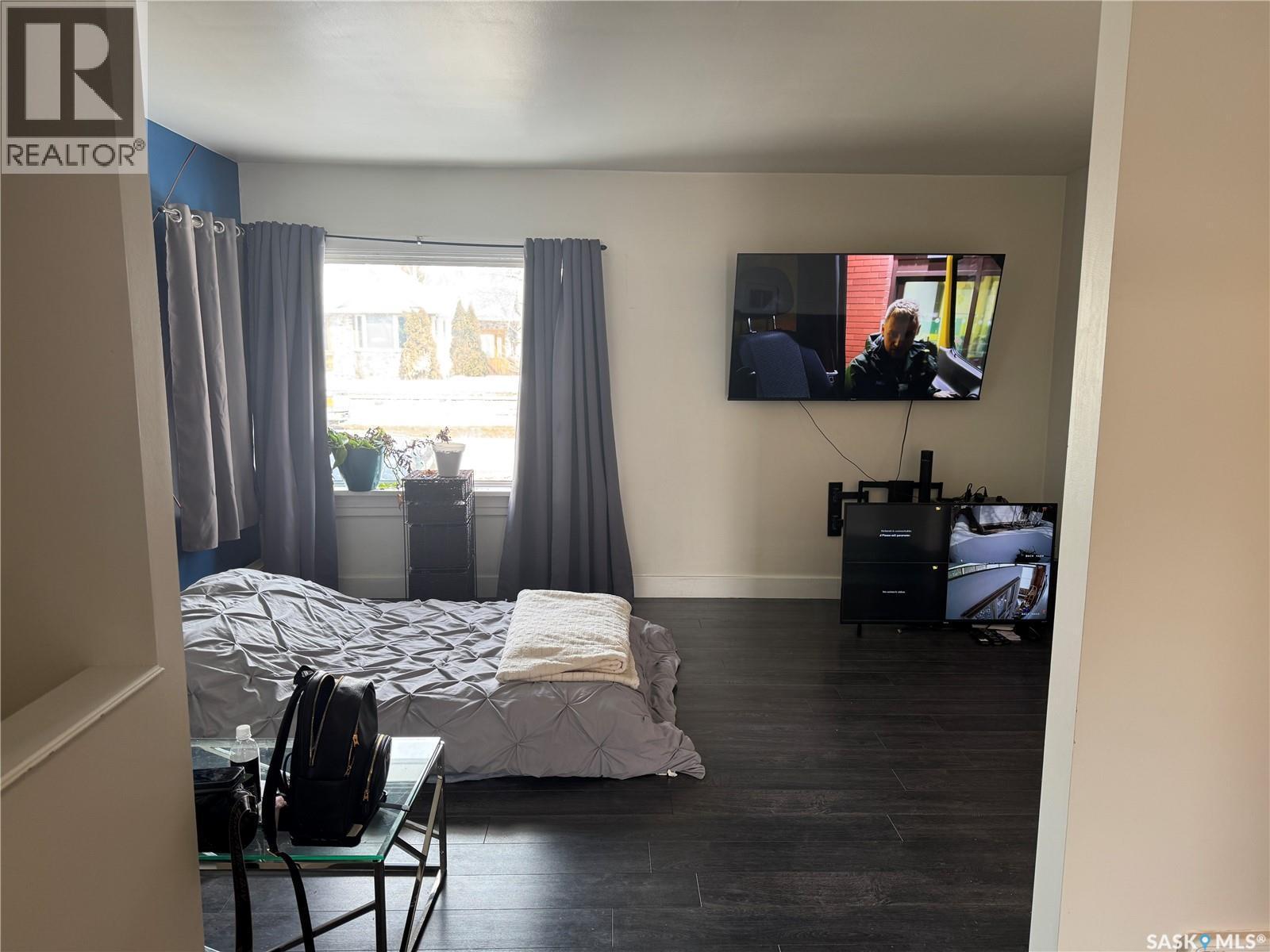 71 22Nd Street E, Prince Albert, SK - Indoor Photo Showing Bedroom