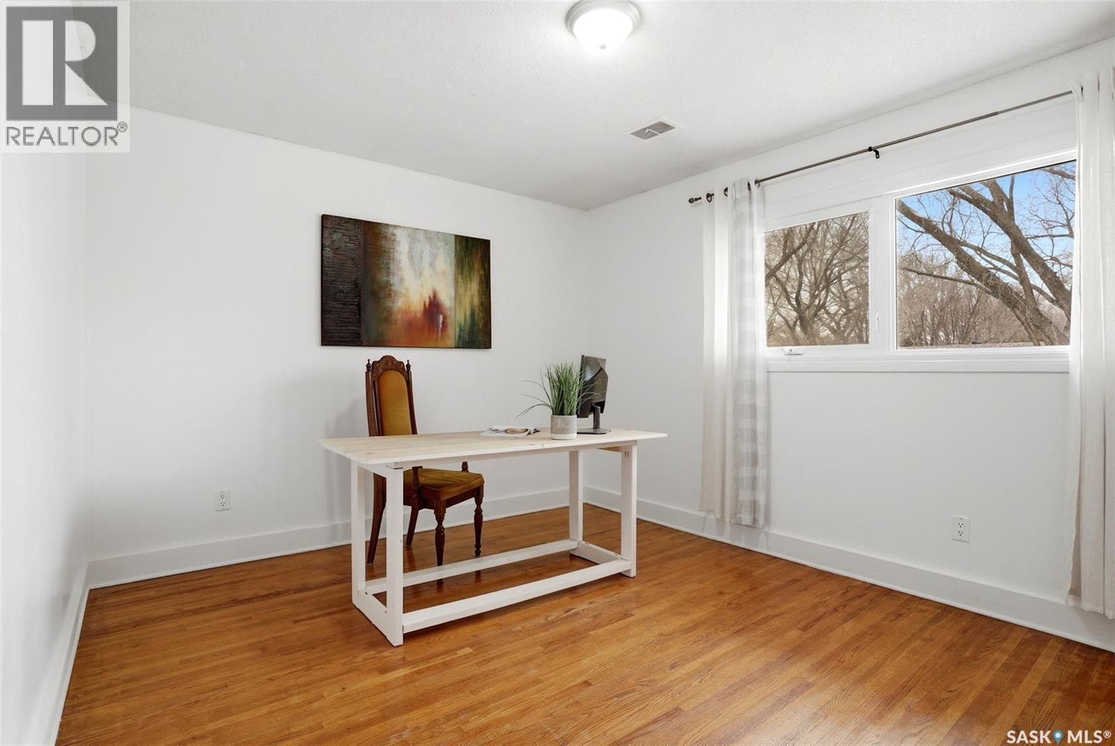 25 Knowles Crescent, Regina, SK - Indoor