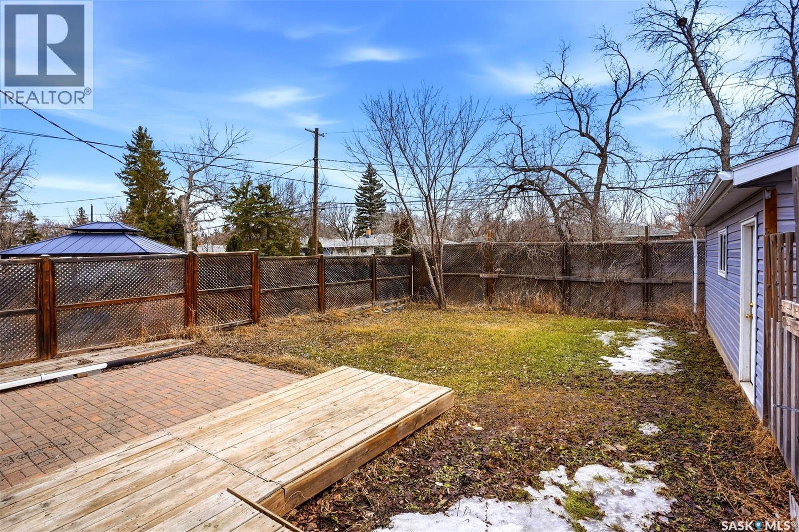 25 Knowles Crescent, Regina, SK - Outdoor