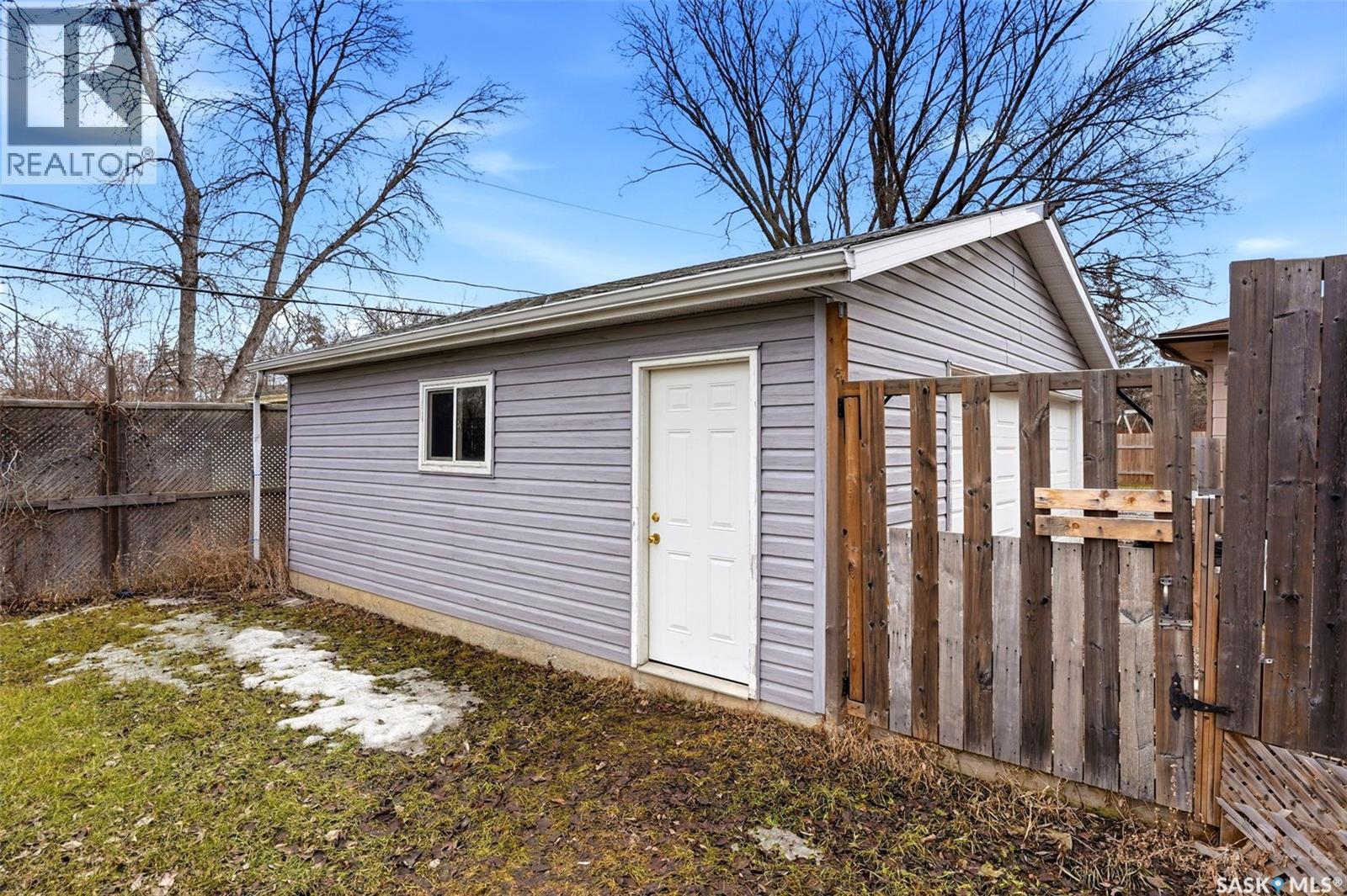 25 Knowles Crescent, Regina, SK - Outdoor