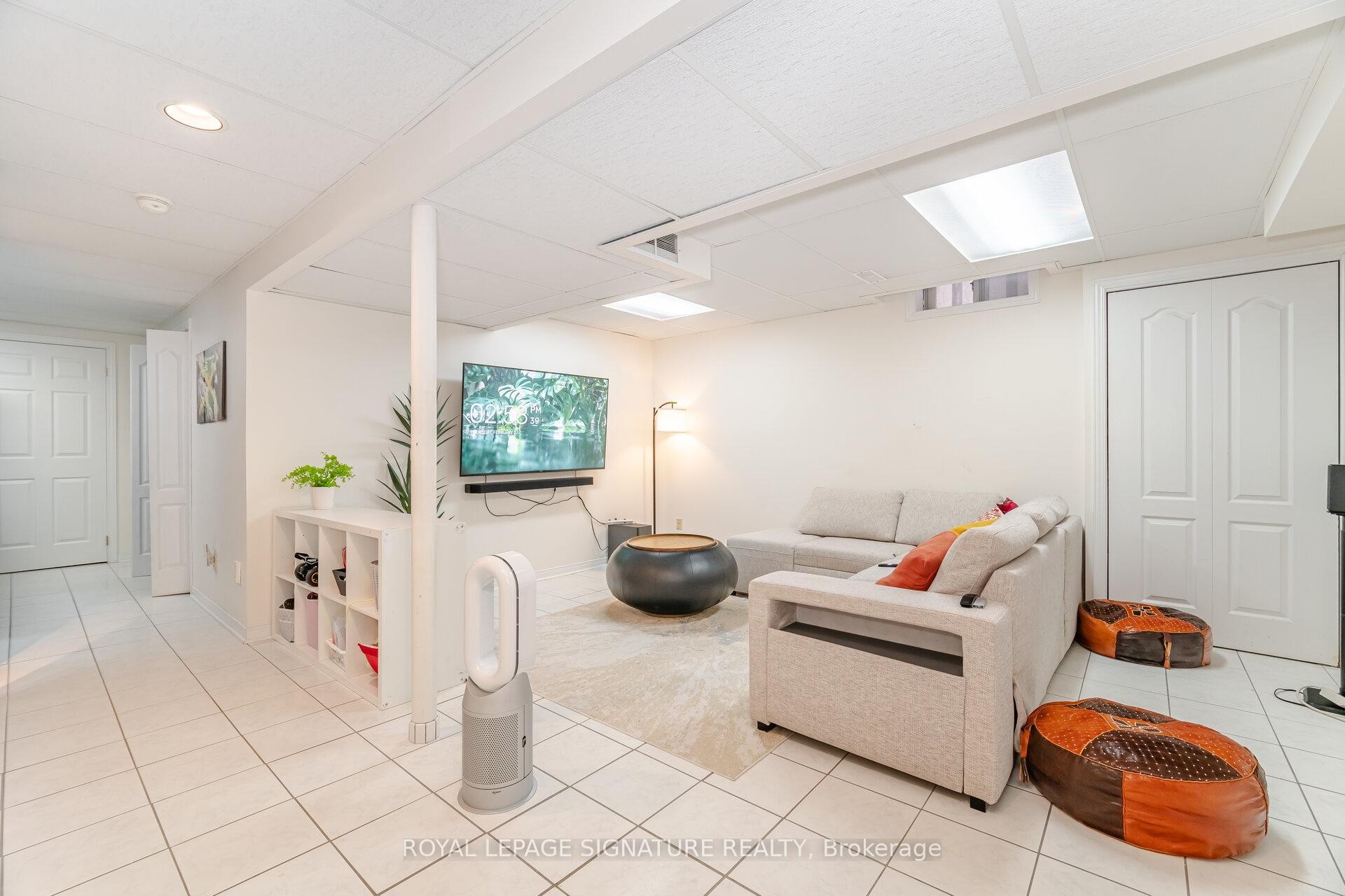4426 Weeping Willow Drive, Mississauga, ON - Indoor Photo Showing Other Room