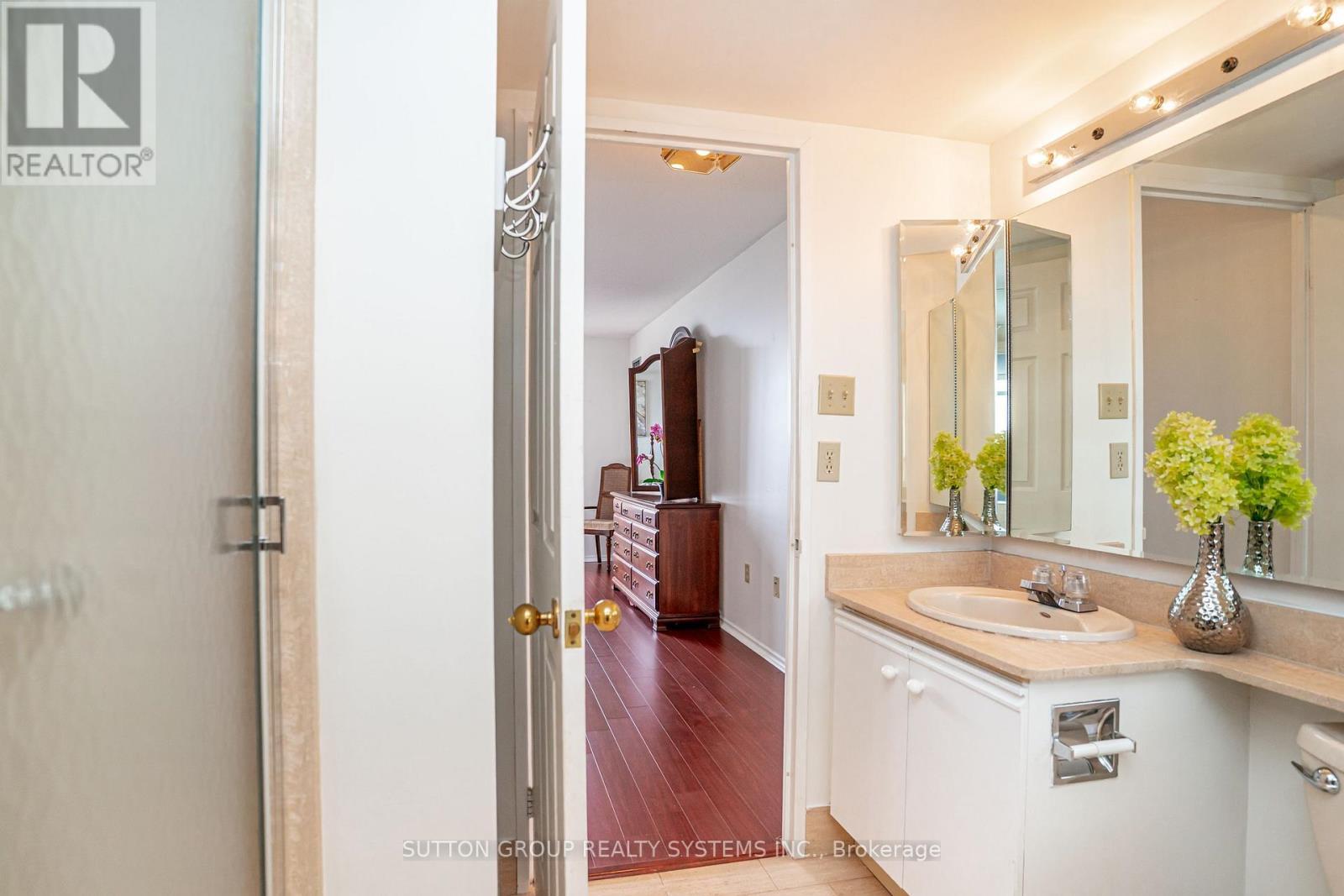 #802 - 20 Cherrytree Drive, Brampton, ON - Indoor Photo Showing Bathroom
