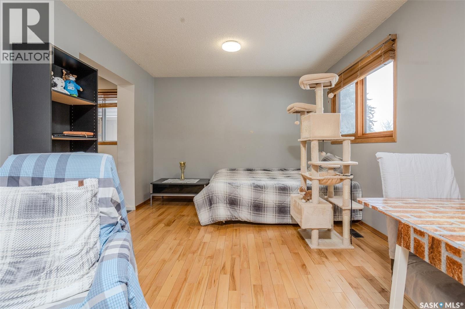 60 Clark Crescent, Saskatoon, SK - Indoor Photo Showing Bedroom