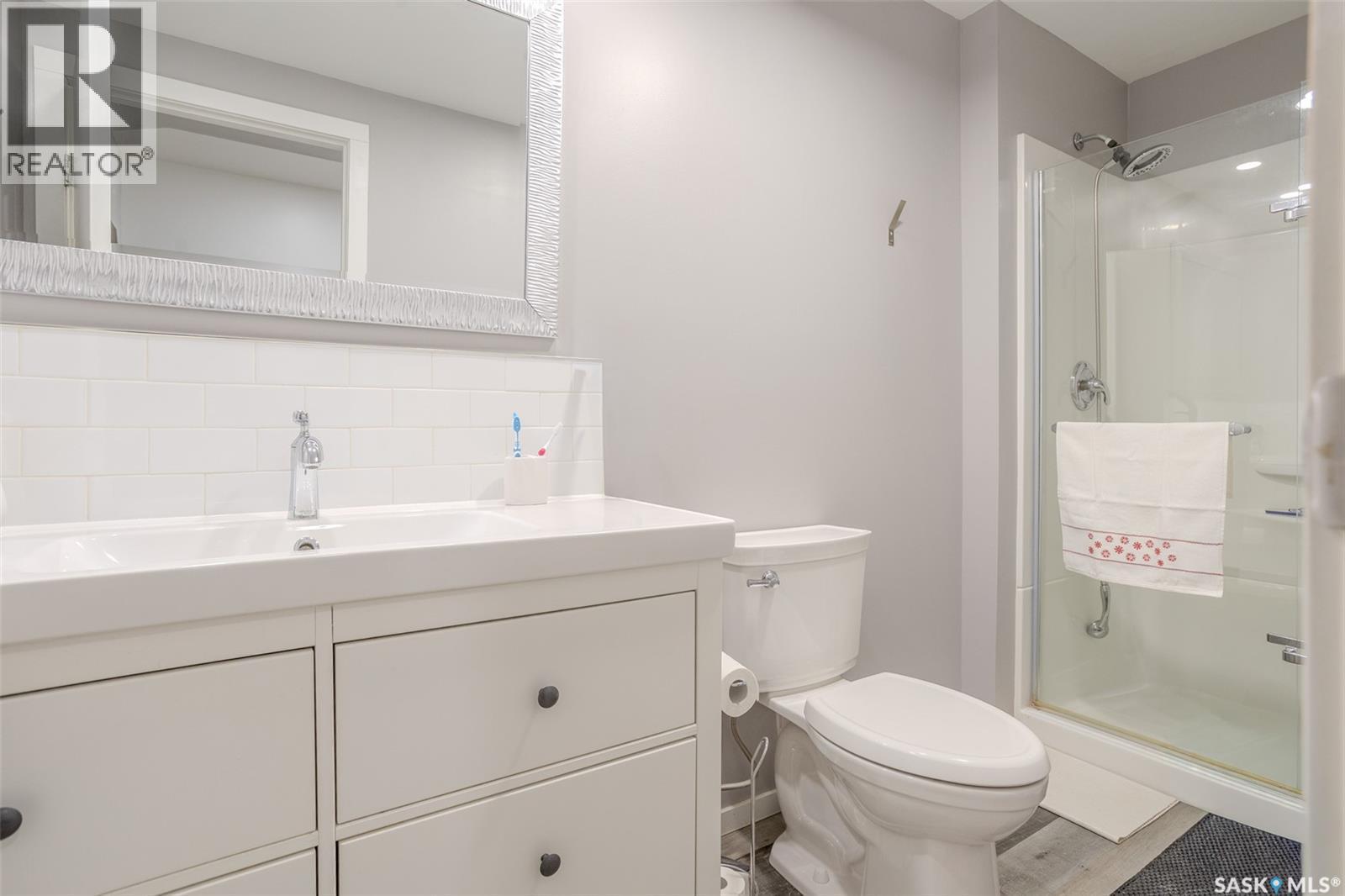 60 Clark Crescent, Saskatoon, SK - Indoor Photo Showing Bathroom