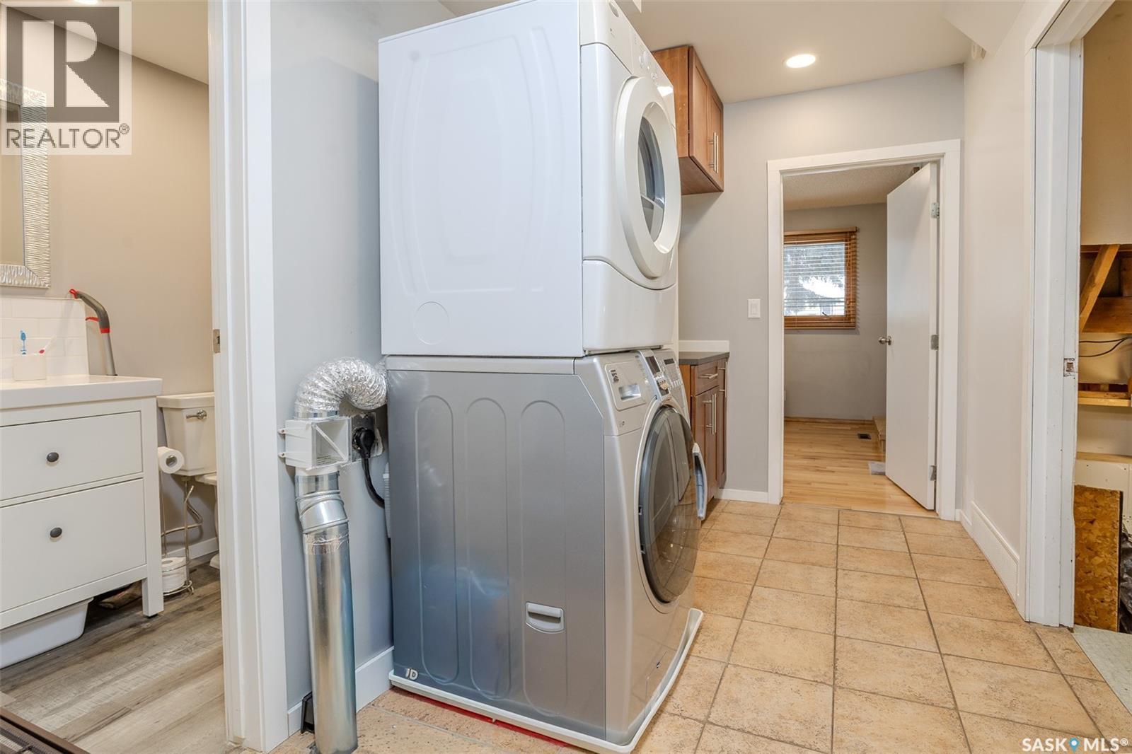 60 Clark Crescent, Saskatoon, SK - Indoor Photo Showing Laundry Room