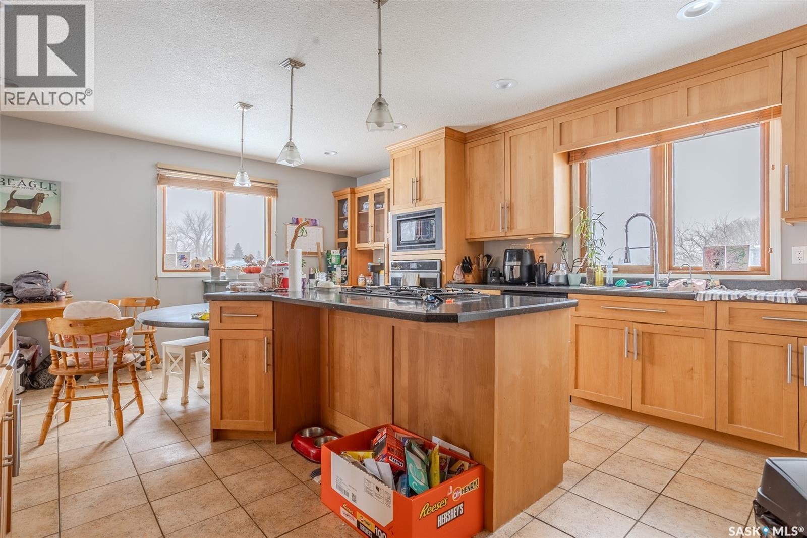 60 Clark Crescent, Saskatoon, SK - Indoor Photo Showing Kitchen