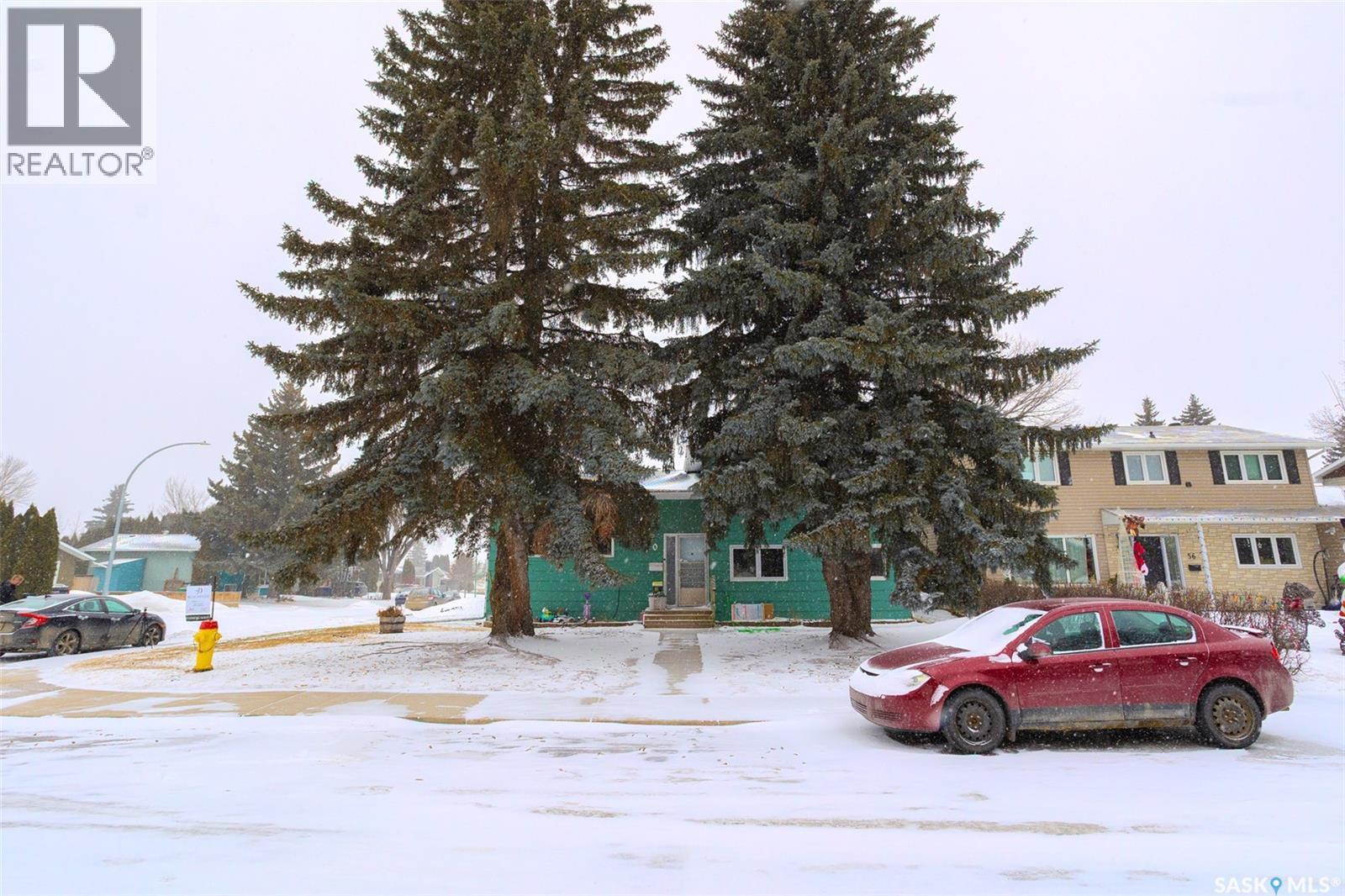 60 Clark Crescent, Saskatoon, SK - Outdoor