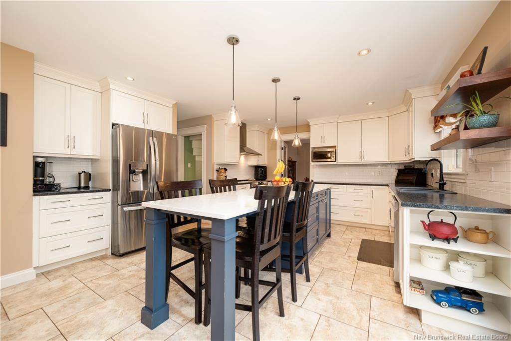 12 Highgate Crt, Riverview, NB