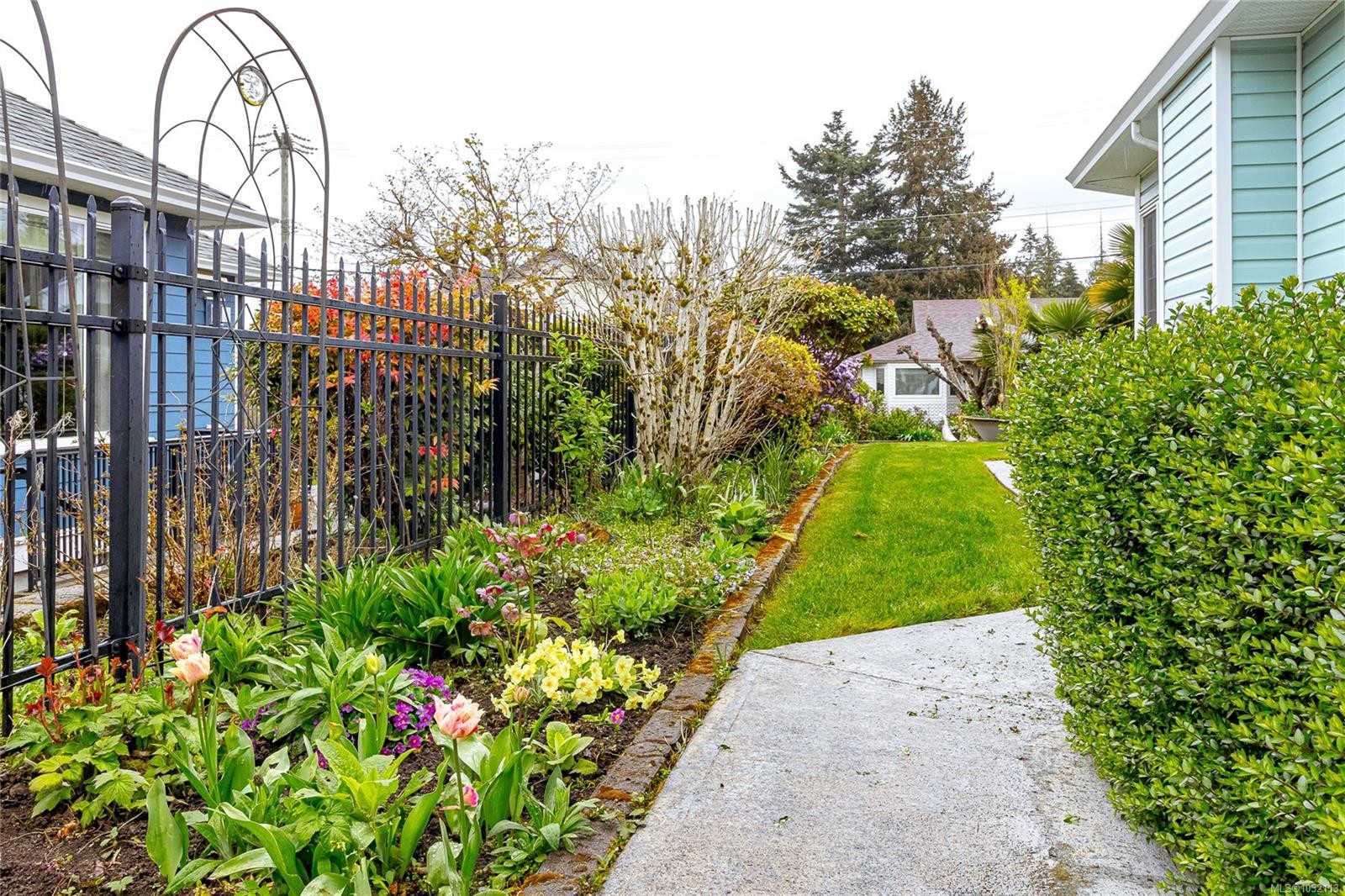 8008 Glenhurst Dr North, Crofton, BC