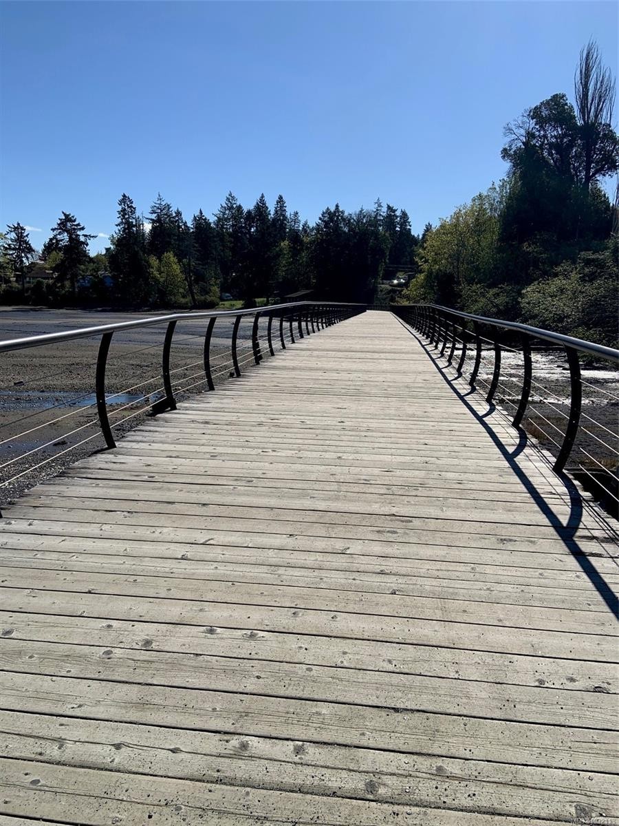 8008 Glenhurst Dr North, Crofton, BC