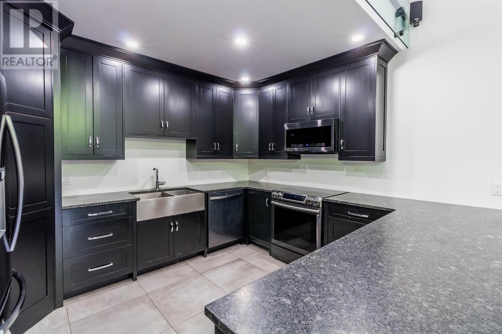 400 Mccarrel Lake Rd, Echo Bay, ON - Indoor Photo Showing Kitchen With Double Sink With Upgraded Kitchen