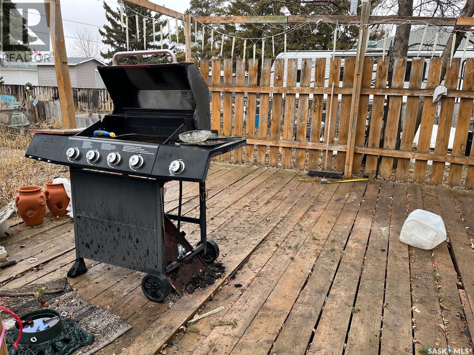 138 1St Avenue E, Montmartre, SK - Outdoor With Deck Patio Veranda