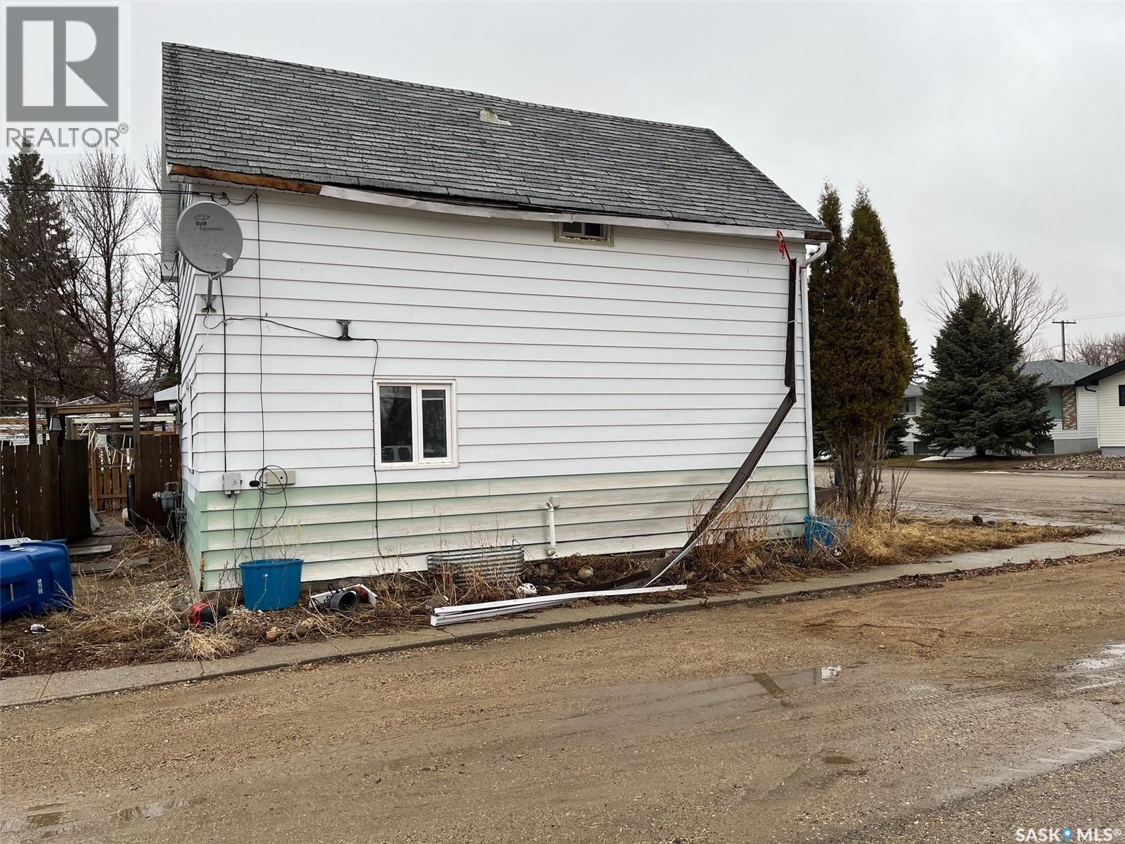 138 1St Avenue E, Montmartre, SK - Outdoor