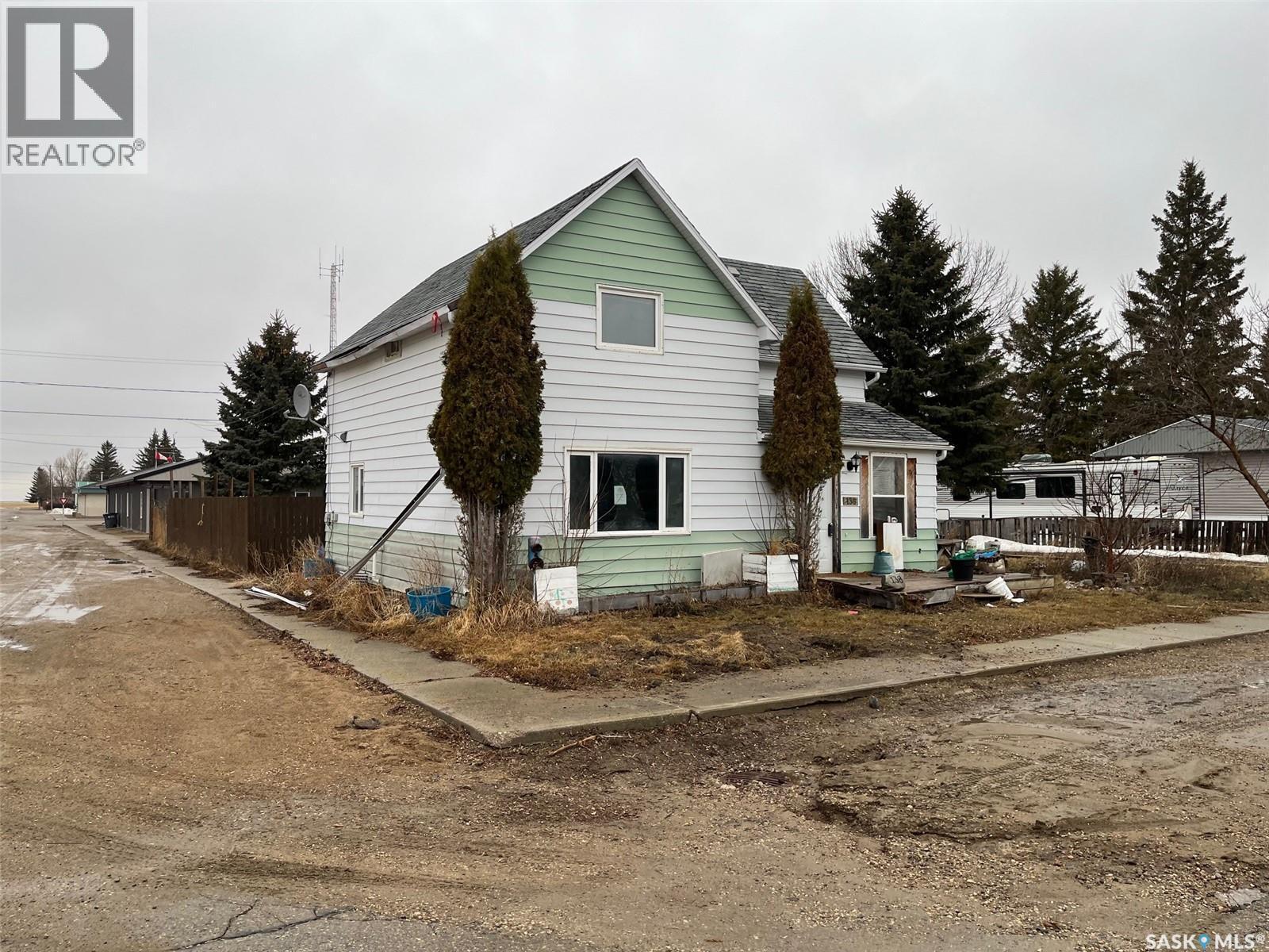 138 1St Avenue E, Montmartre, SK - Outdoor