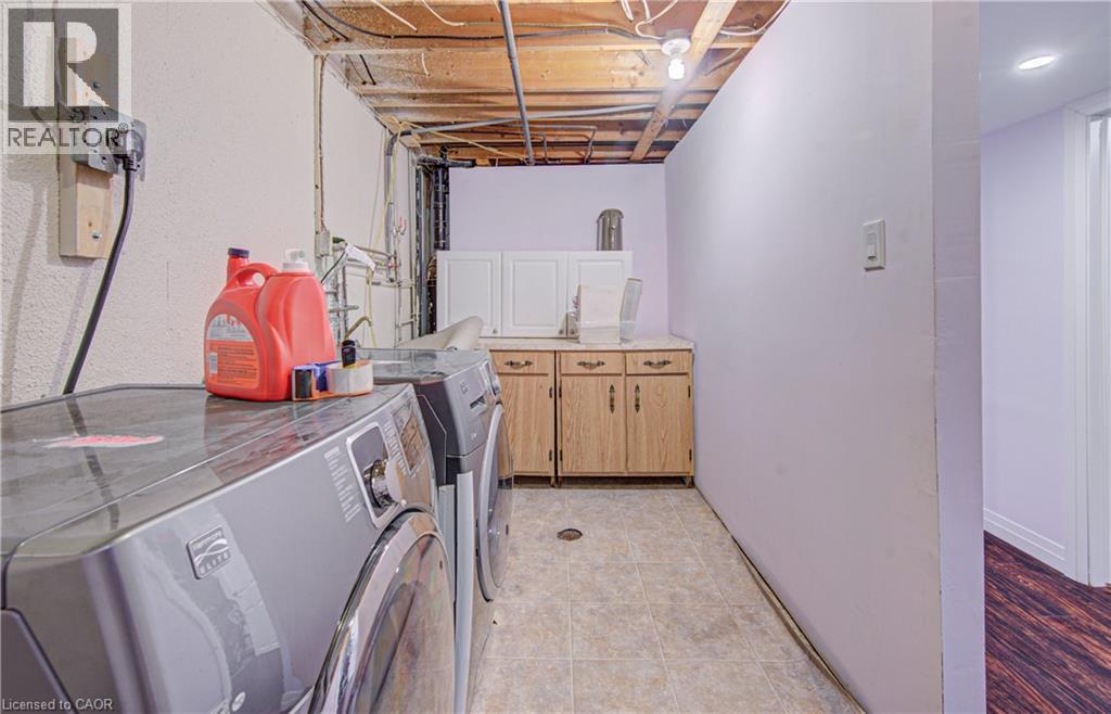 141 Mooregate Crescent, Kitchener, ON - Indoor