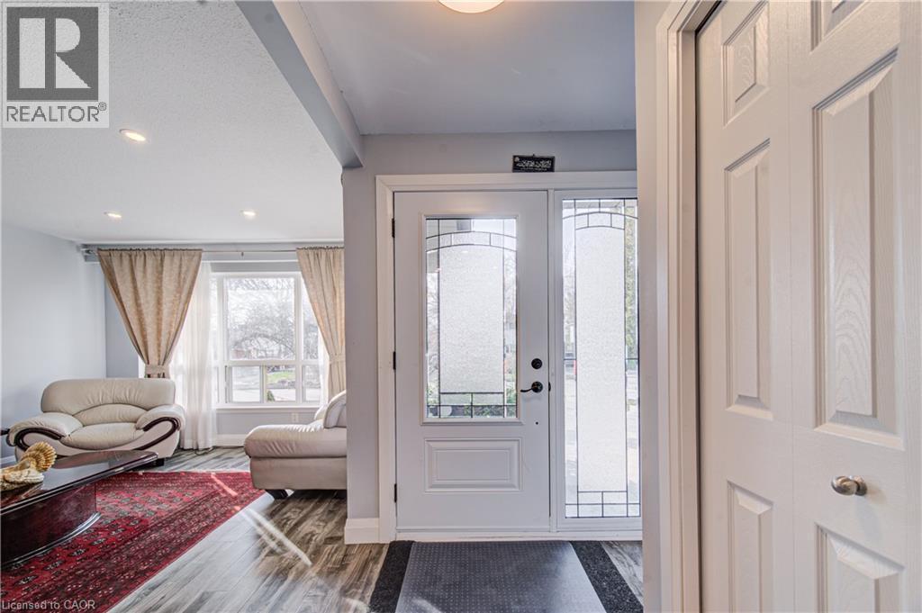 141 Mooregate Crescent, Kitchener, ON - Indoor Photo Showing Other Room