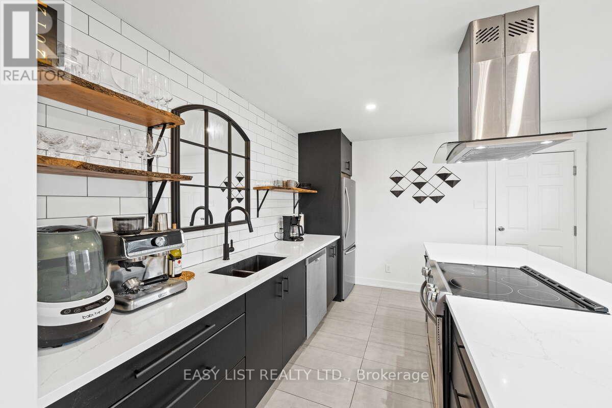 756 Dickens Avenue, Ottawa, ON - Indoor Photo Showing Kitchen With Double Sink
