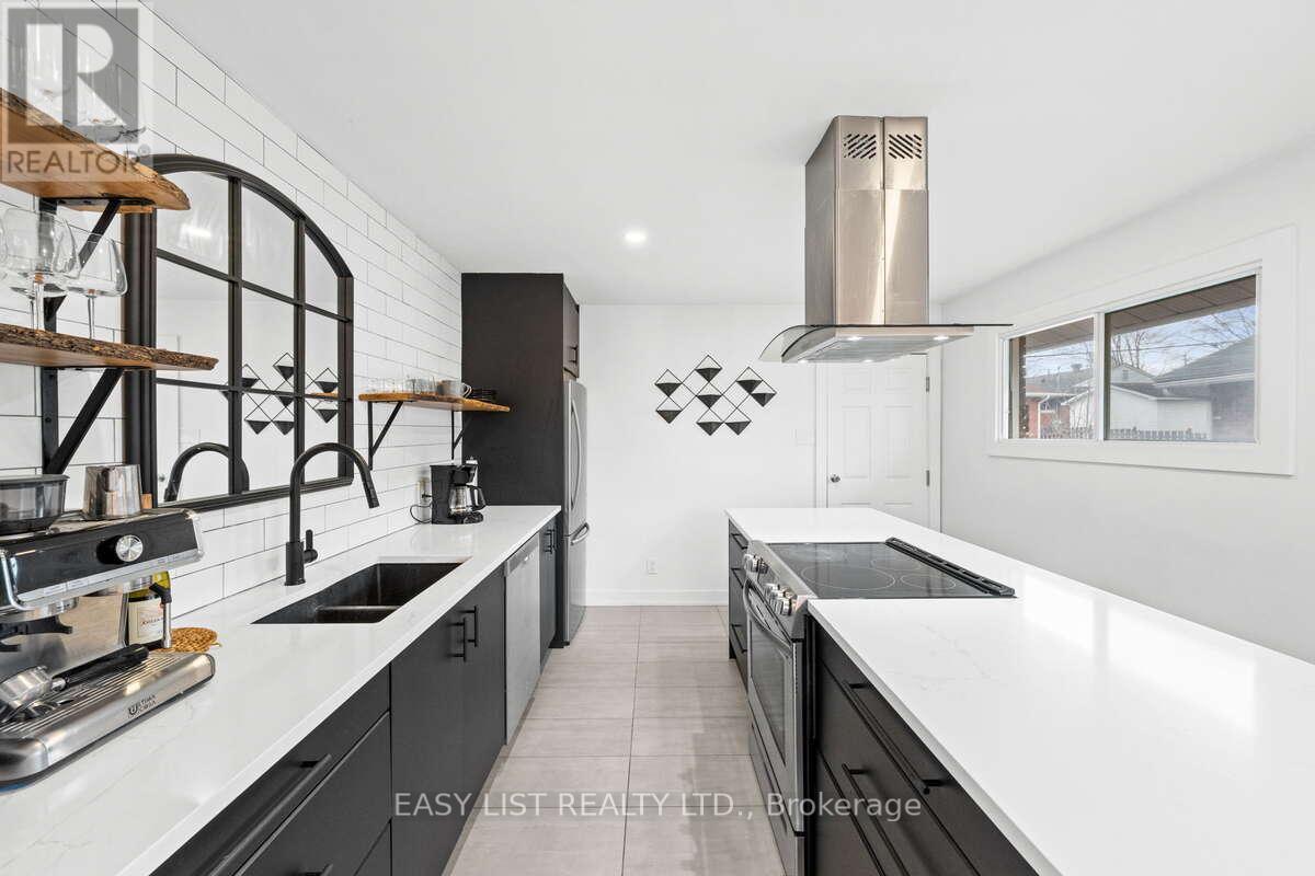 756 Dickens Avenue, Ottawa, ON - Indoor Photo Showing Kitchen With Double Sink