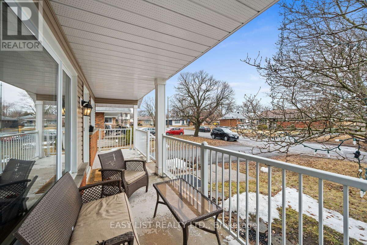 756 Dickens Avenue, Ottawa, ON - Outdoor With Exterior