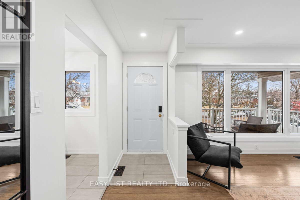 756 Dickens Avenue, Ottawa, ON - Indoor Photo Showing Other Room