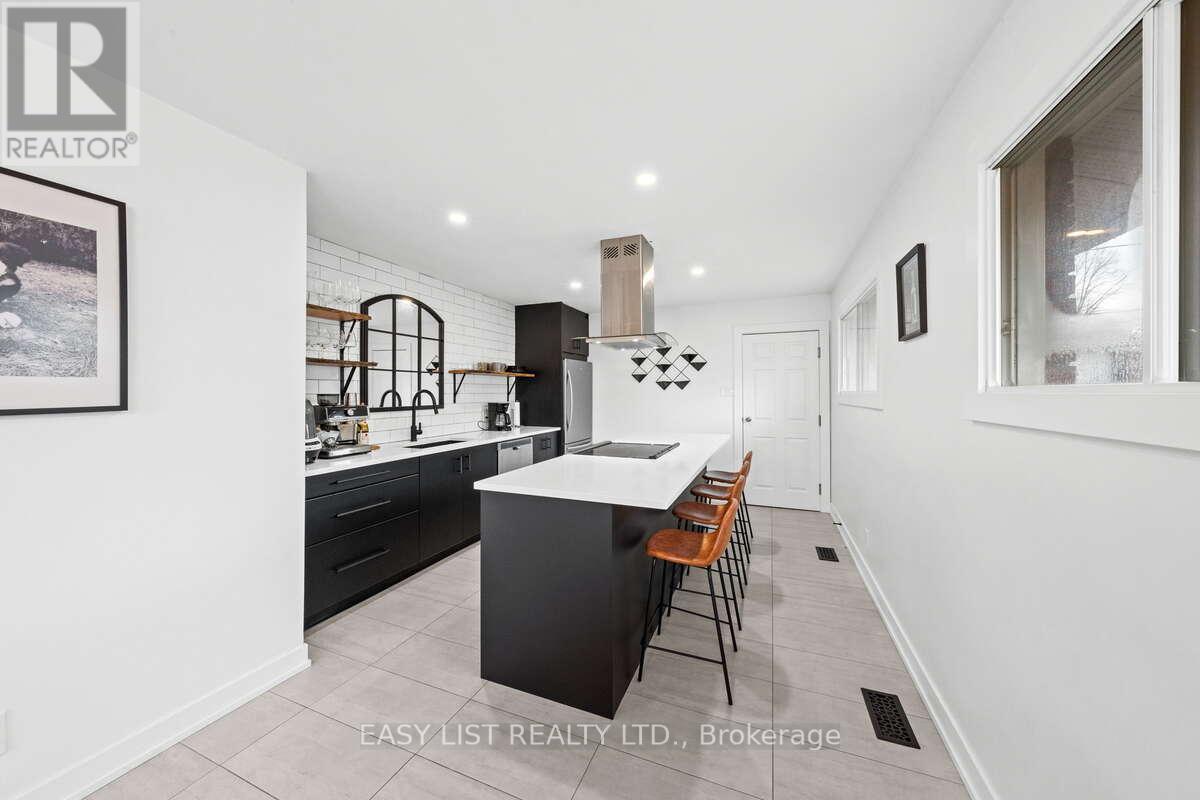 756 Dickens Avenue, Ottawa, ON - Indoor