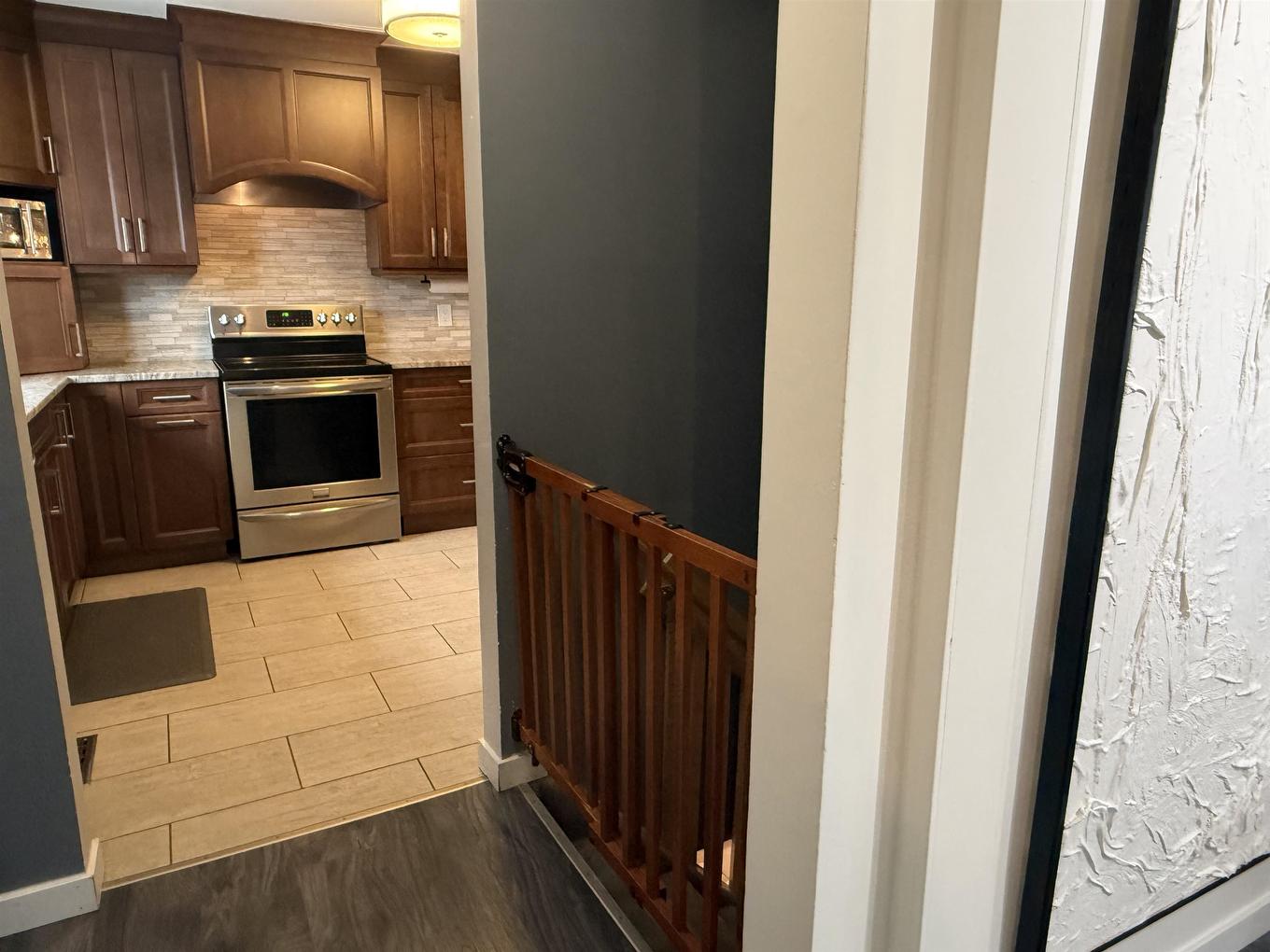2031 Murphy Ave, Thunder Bay, ON - Indoor Photo Showing Kitchen