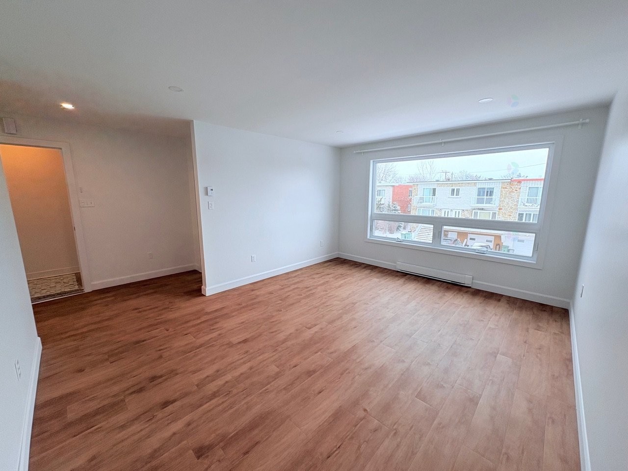 Salon - 7935 Rue Bonnier, Montréal (Lasalle), QC - Indoor Photo Showing Other Room