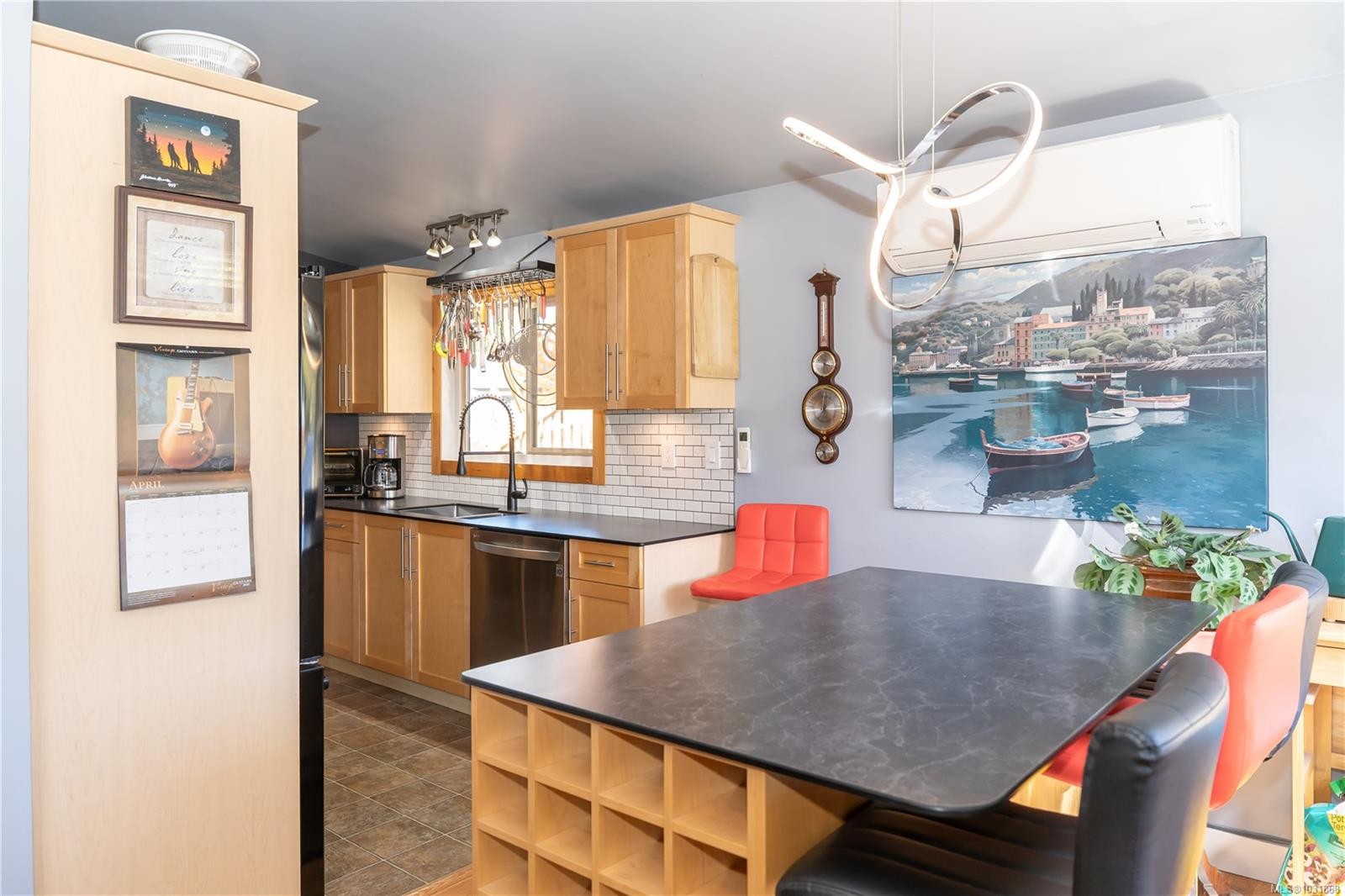 1804 Richardson St, Victoria, BC - Indoor