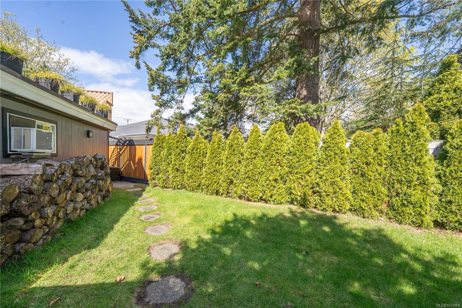 1804 Richardson St, Victoria, BC - Outdoor