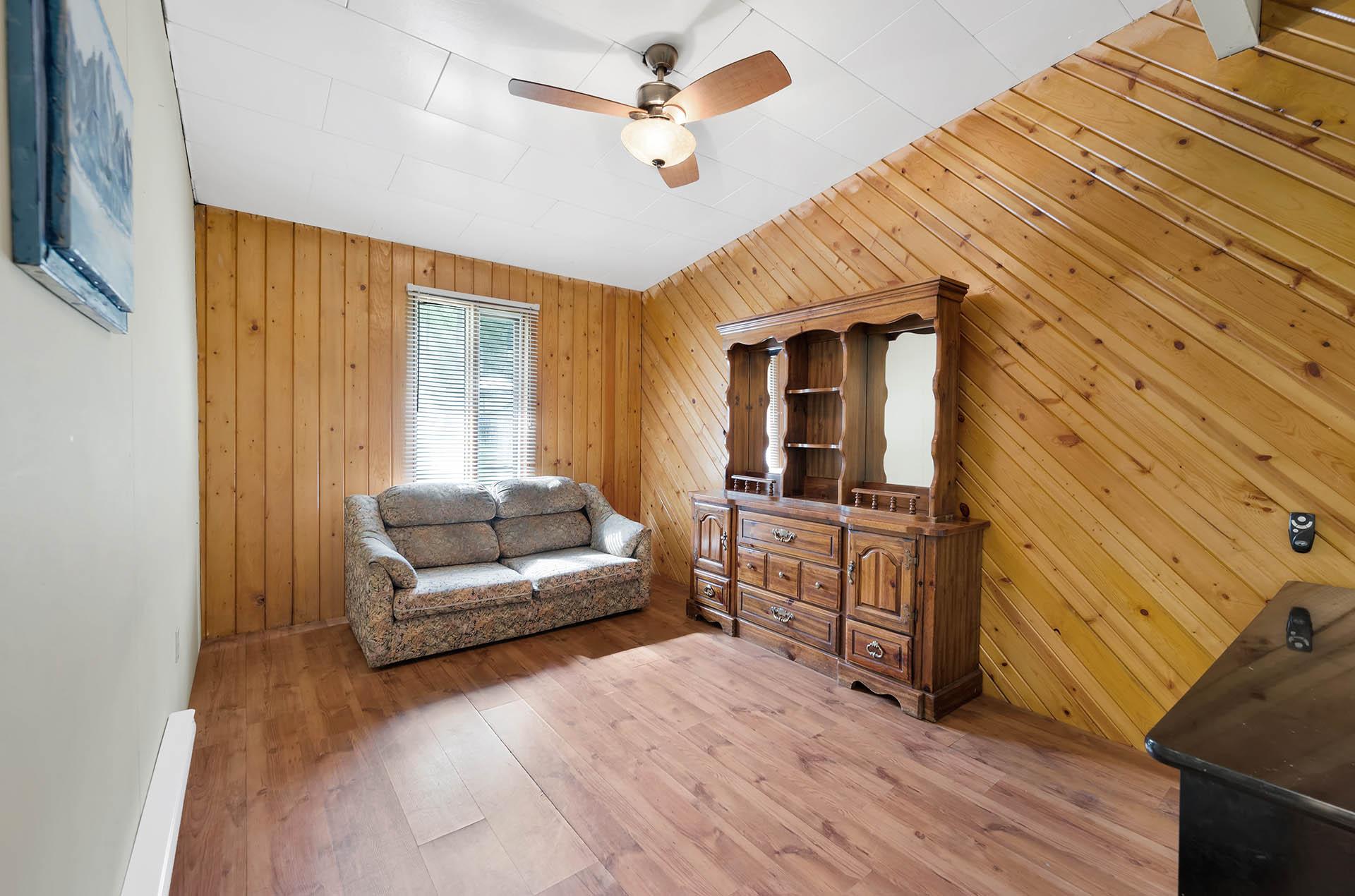 3782 River Drive, Blue River, BC - Indoor