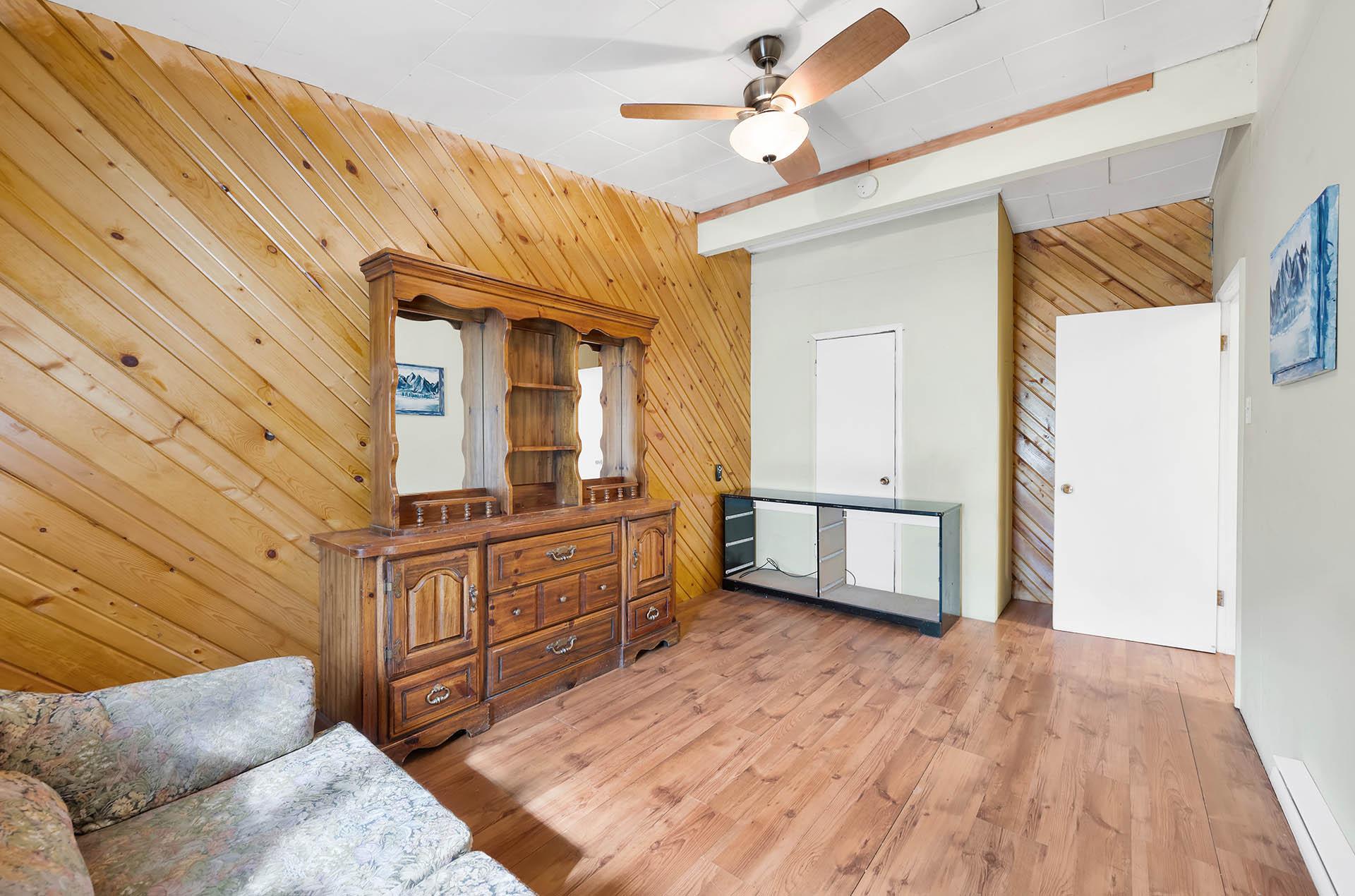3782 River Drive, Blue River, BC - Indoor