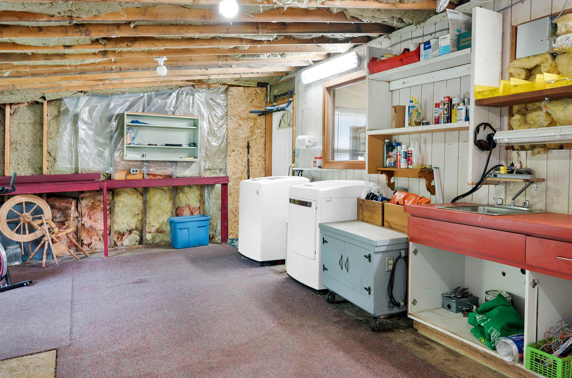 3782 River Drive, Blue River, BC - Indoor Photo Showing Laundry Room