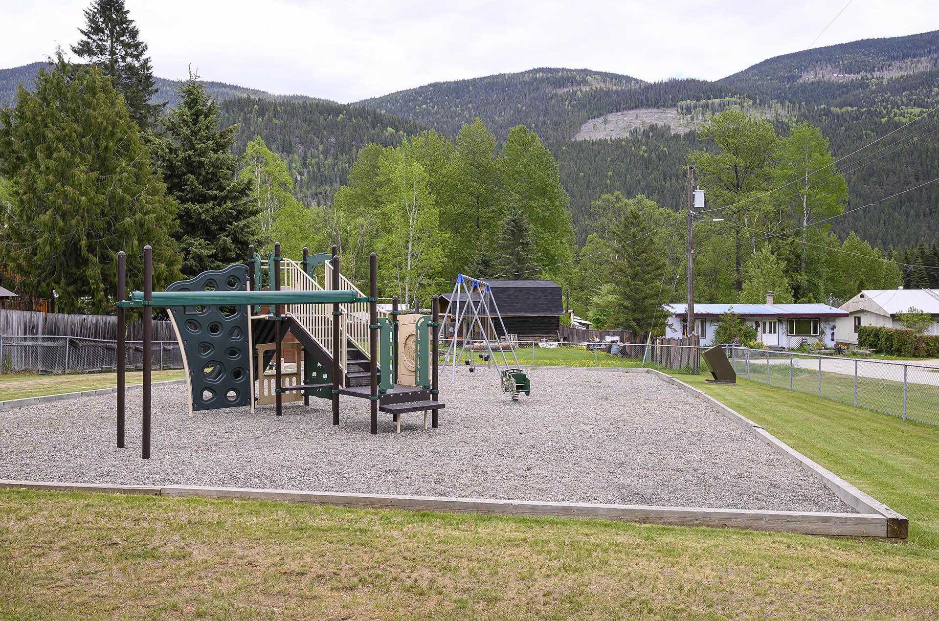 3782 River Drive, Blue River, BC - Outdoor