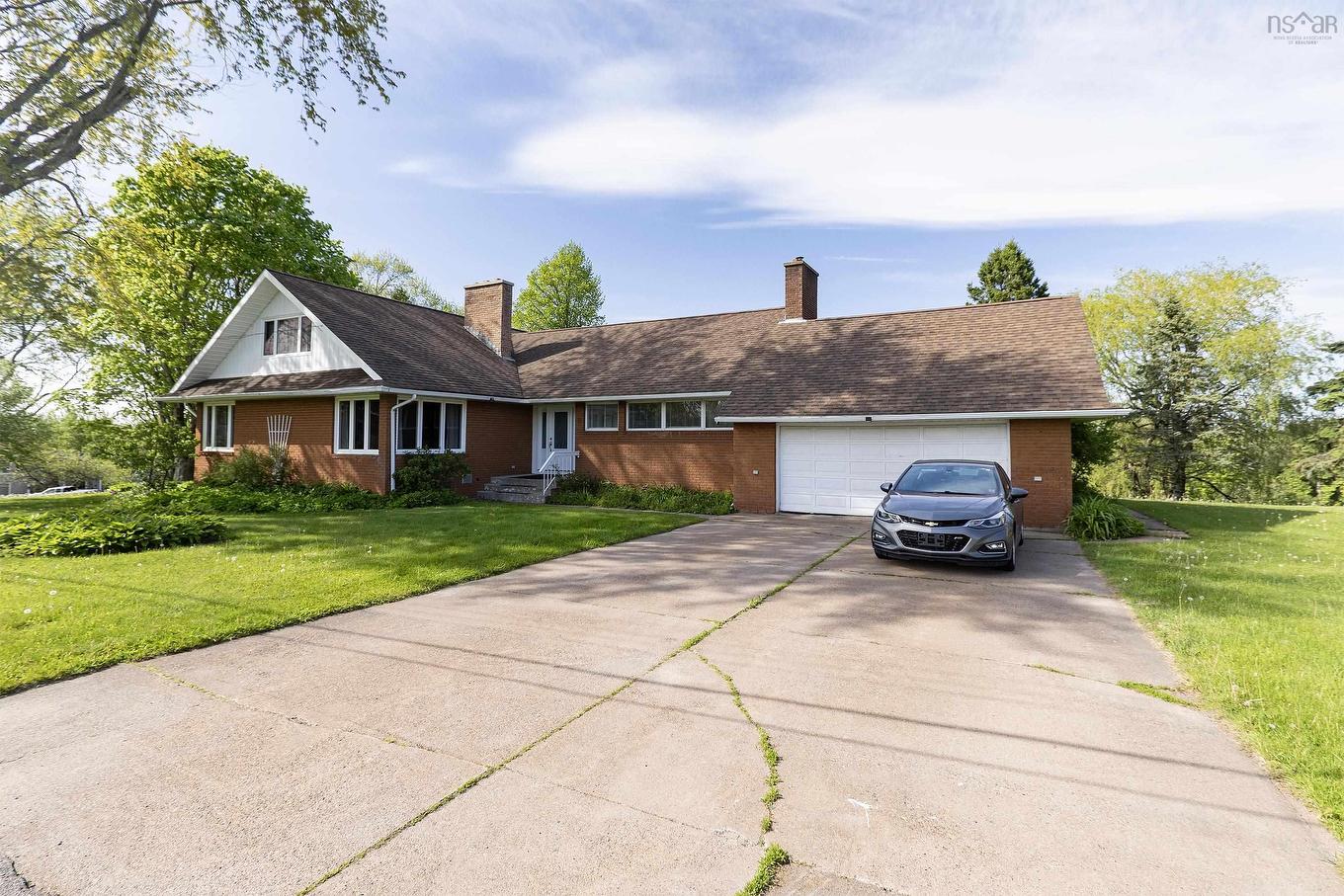 19 Biggs Drive, East Amherst, NS