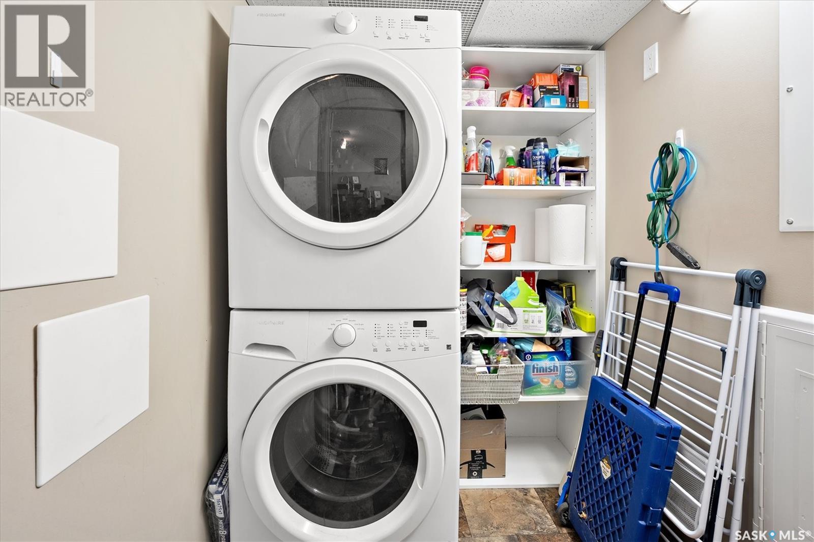331 121 Willowgrove Crescent, Saskatoon, SK - Indoor Photo Showing Laundry Room