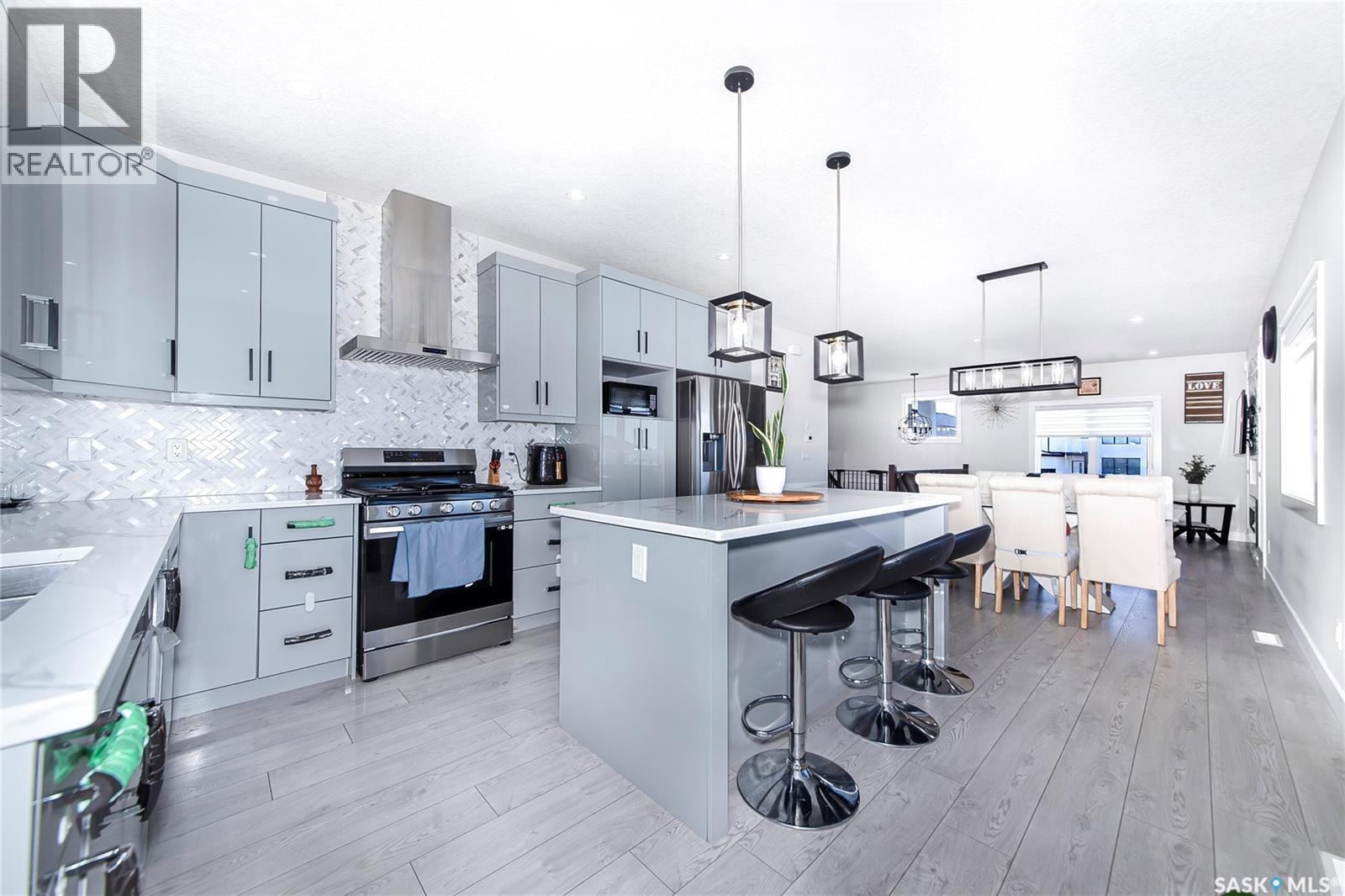 123 Mcarthur Lane, Saskatoon, SK - Indoor Photo Showing Kitchen With Upgraded Kitchen
