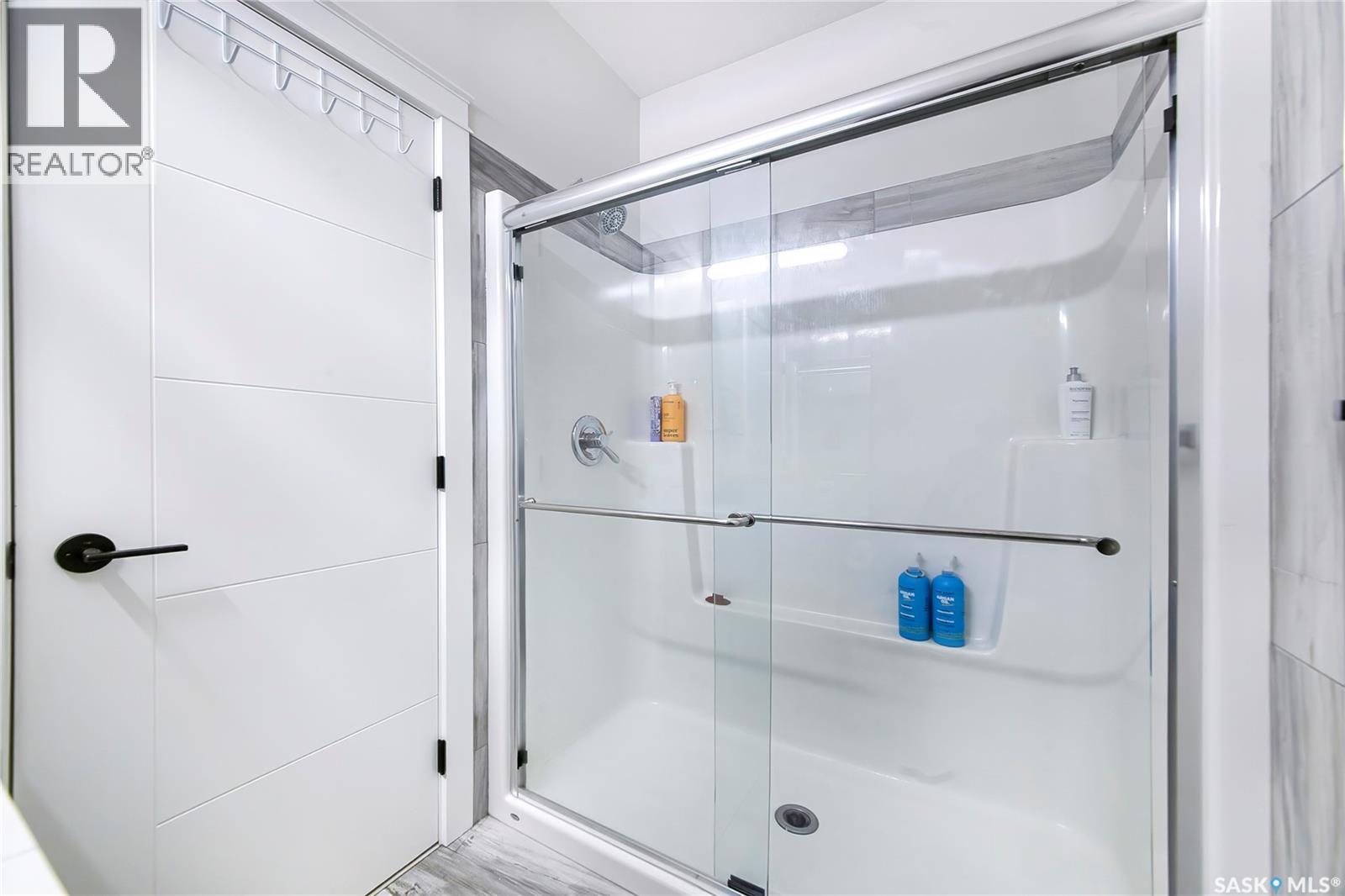 123 Mcarthur Lane, Saskatoon, SK - Indoor Photo Showing Bathroom