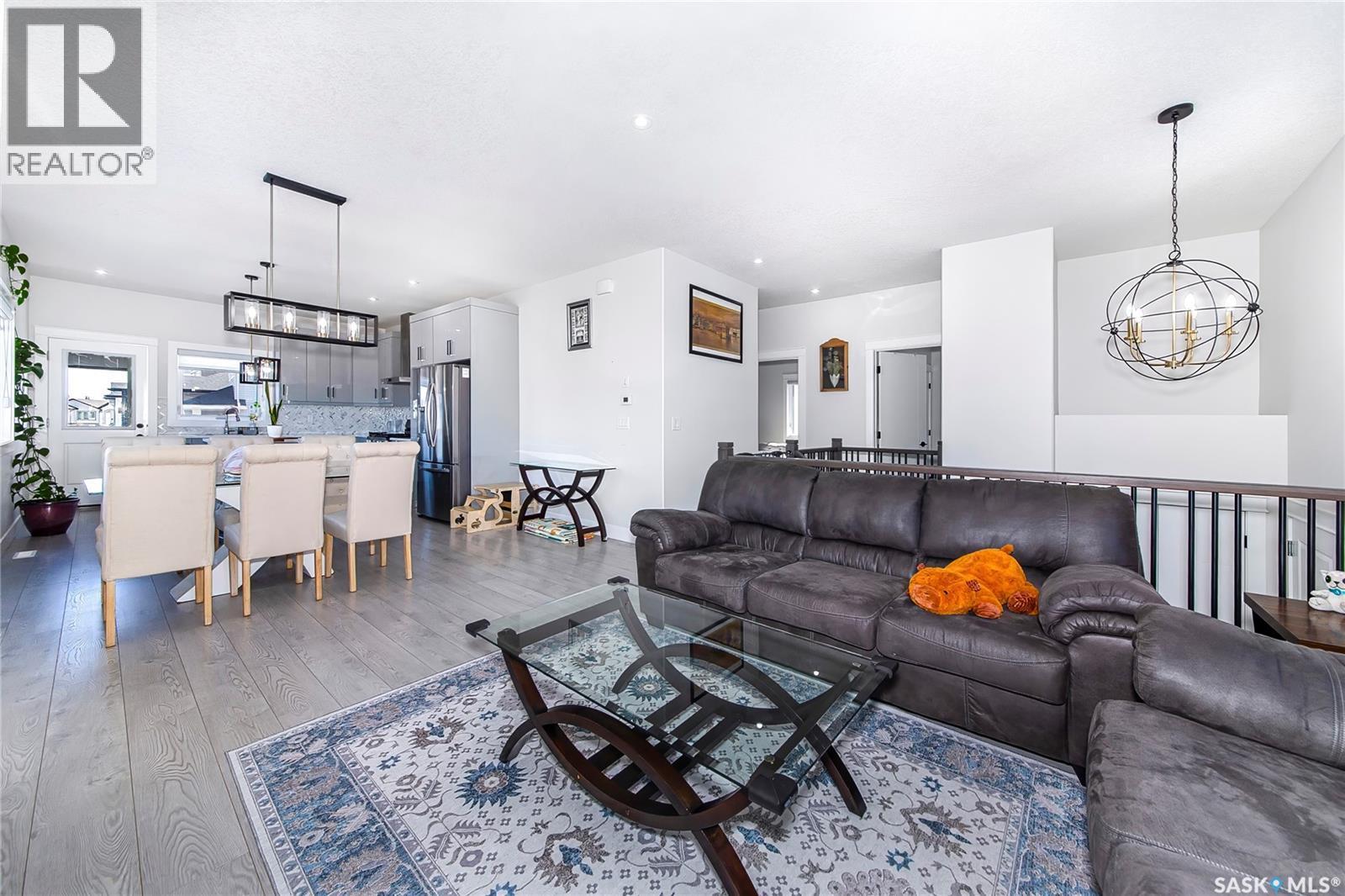 123 Mcarthur Lane, Saskatoon, SK - Indoor Photo Showing Living Room