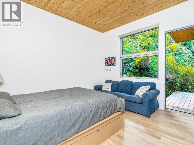 2924 Malaspina Promenade, Savary Island, BC - Indoor Photo Showing Bedroom