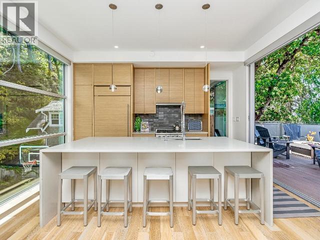 2924 Malaspina Promenade, Savary Island, BC - Indoor