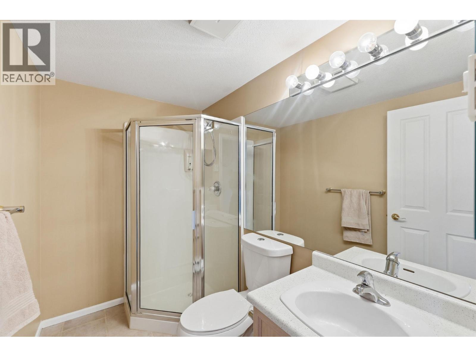 3850 Brown Road Unit# 203, West Kelowna, BC - Indoor Photo Showing Bathroom