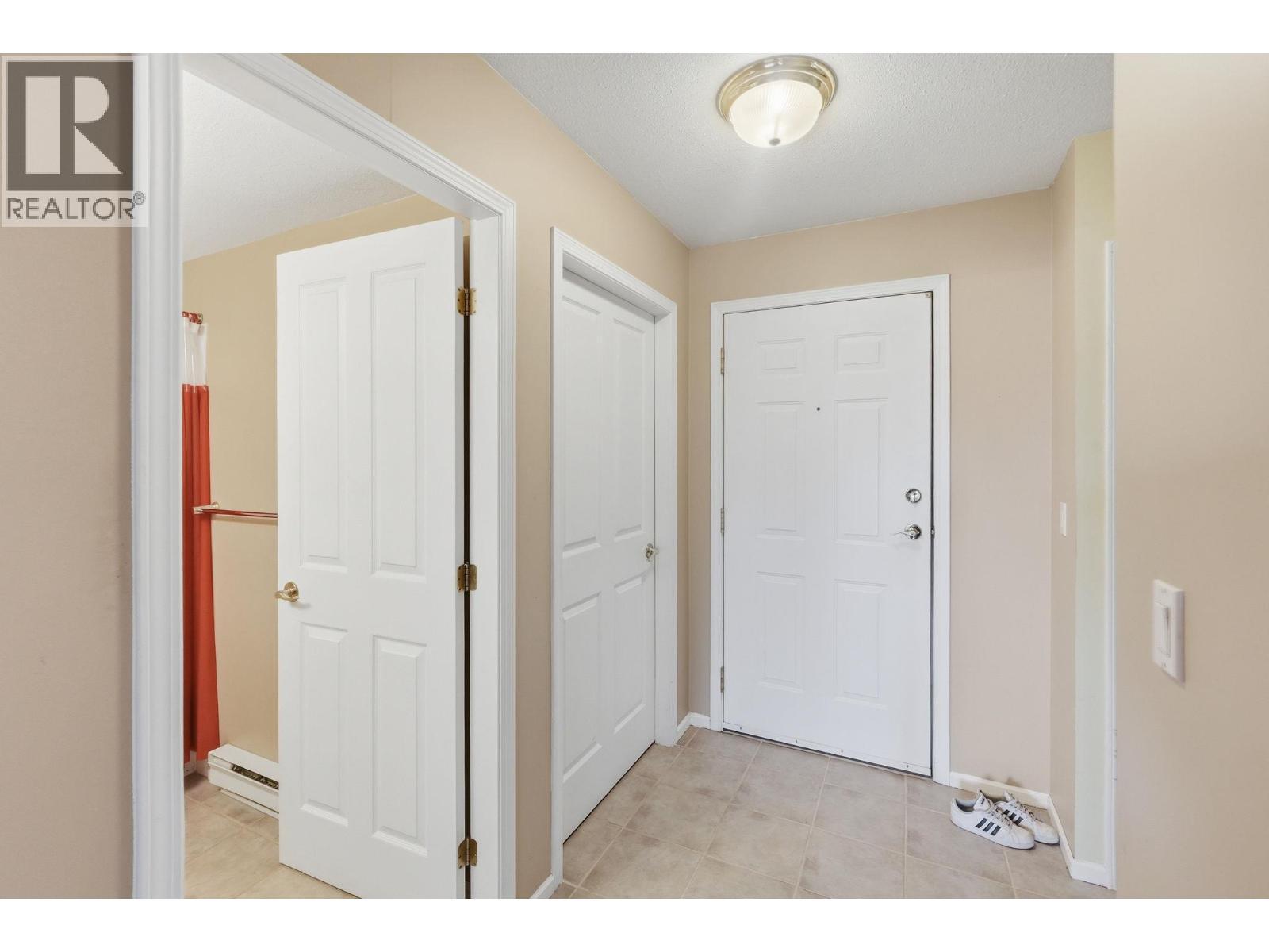 3850 Brown Road Unit# 203, West Kelowna, BC - Indoor Photo Showing Other Room