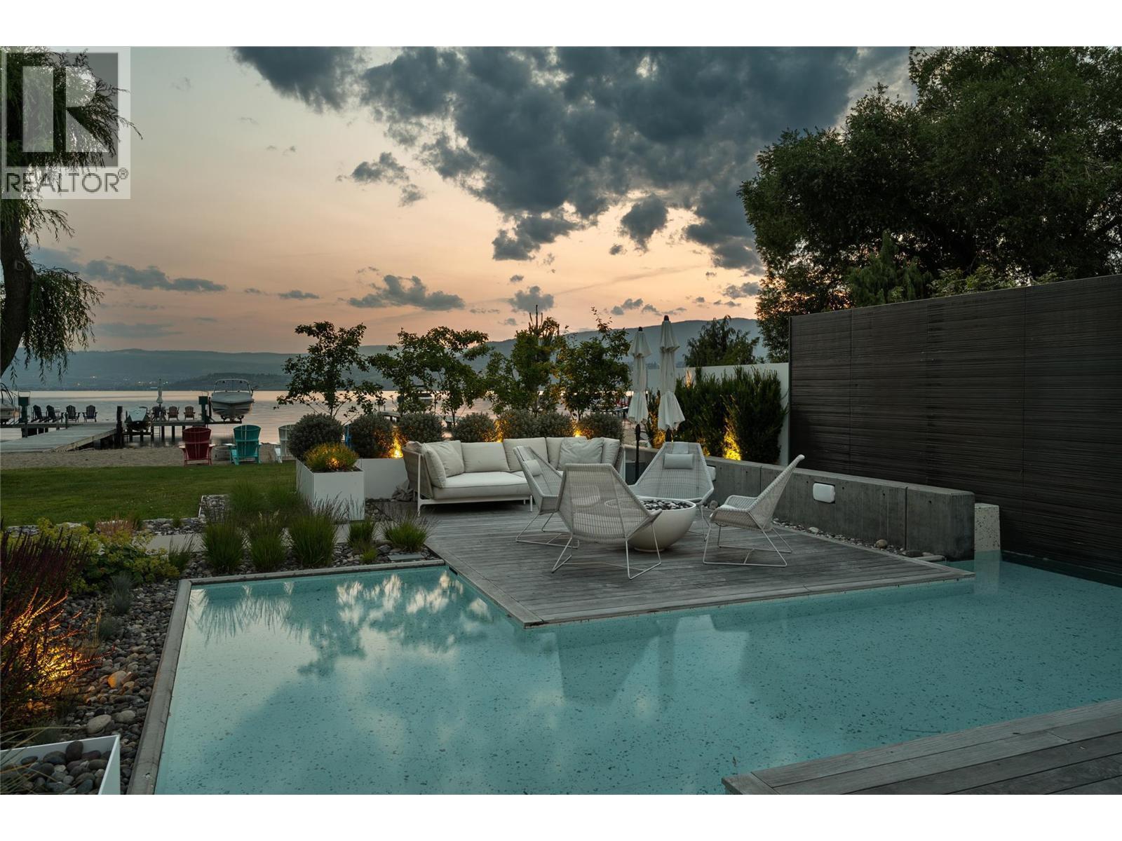 4110 Lakeshore Road, Kelowna, BC - Outdoor With In Ground Pool