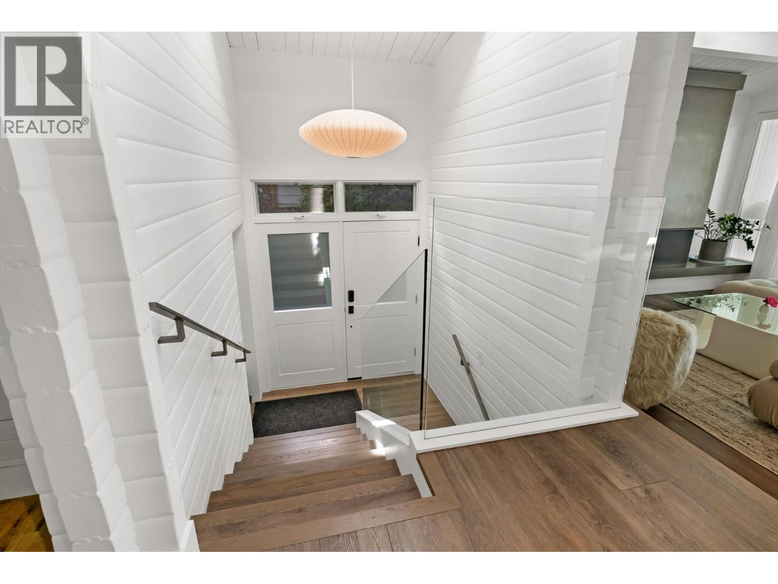 Foyer - 4110 Lakeshore Road, Kelowna, BC - Indoor