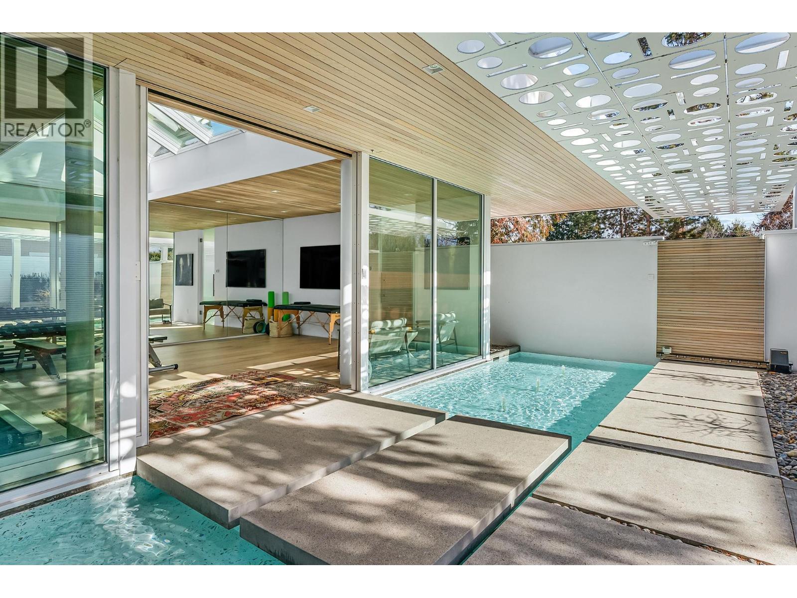 4110 Lakeshore Road, Kelowna, BC - Outdoor With Exterior