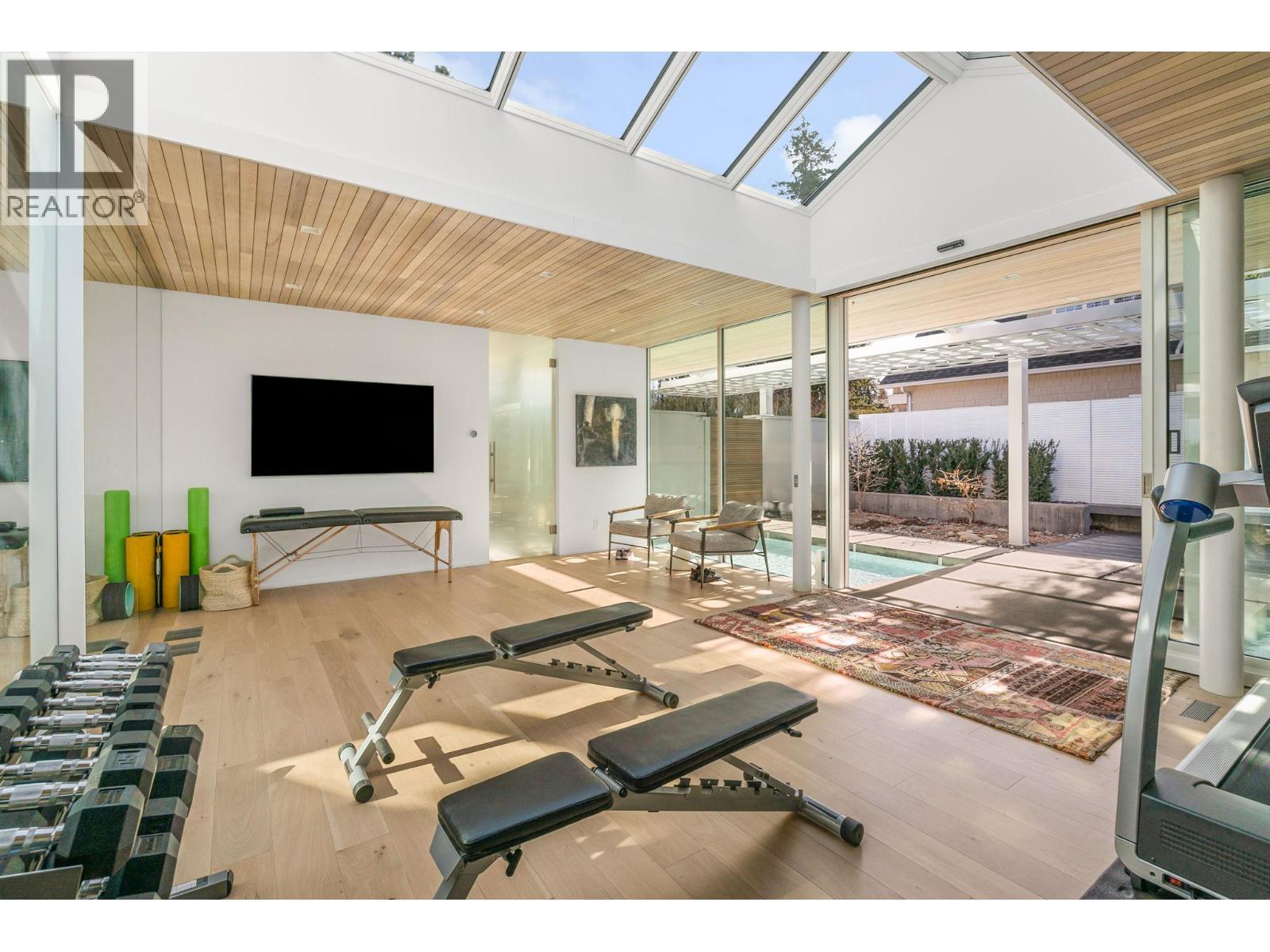 4110 Lakeshore Road, Kelowna, BC - Indoor Photo Showing Other Room