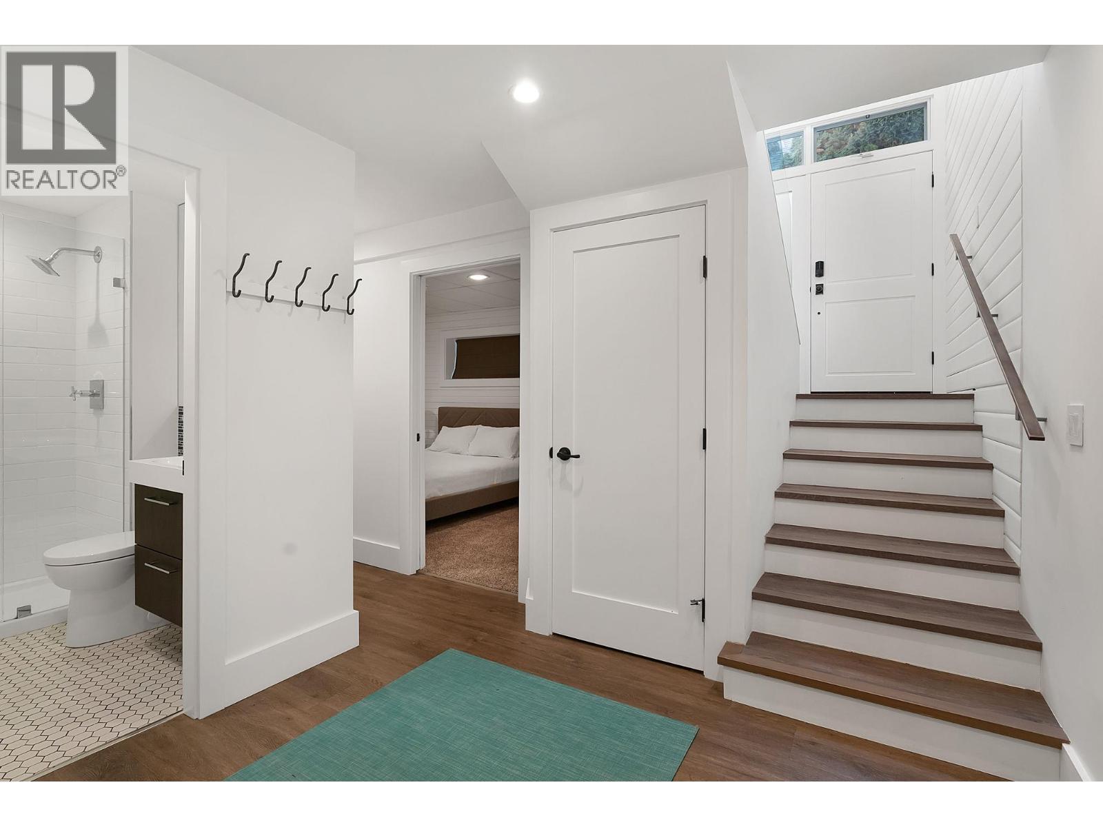 4110 Lakeshore Road, Kelowna, BC - Indoor Photo Showing Other Room