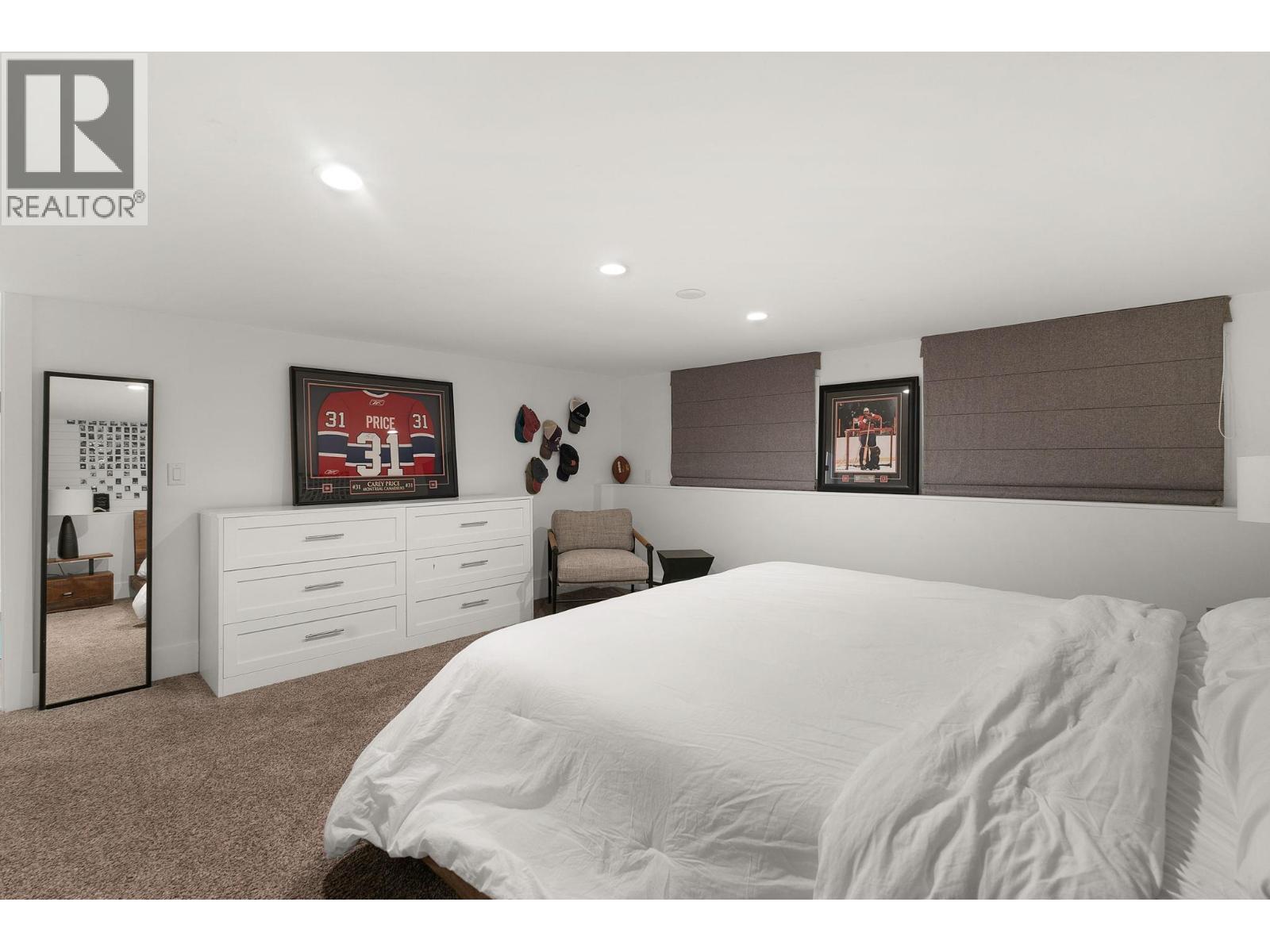 4110 Lakeshore Road, Kelowna, BC - Indoor Photo Showing Bedroom