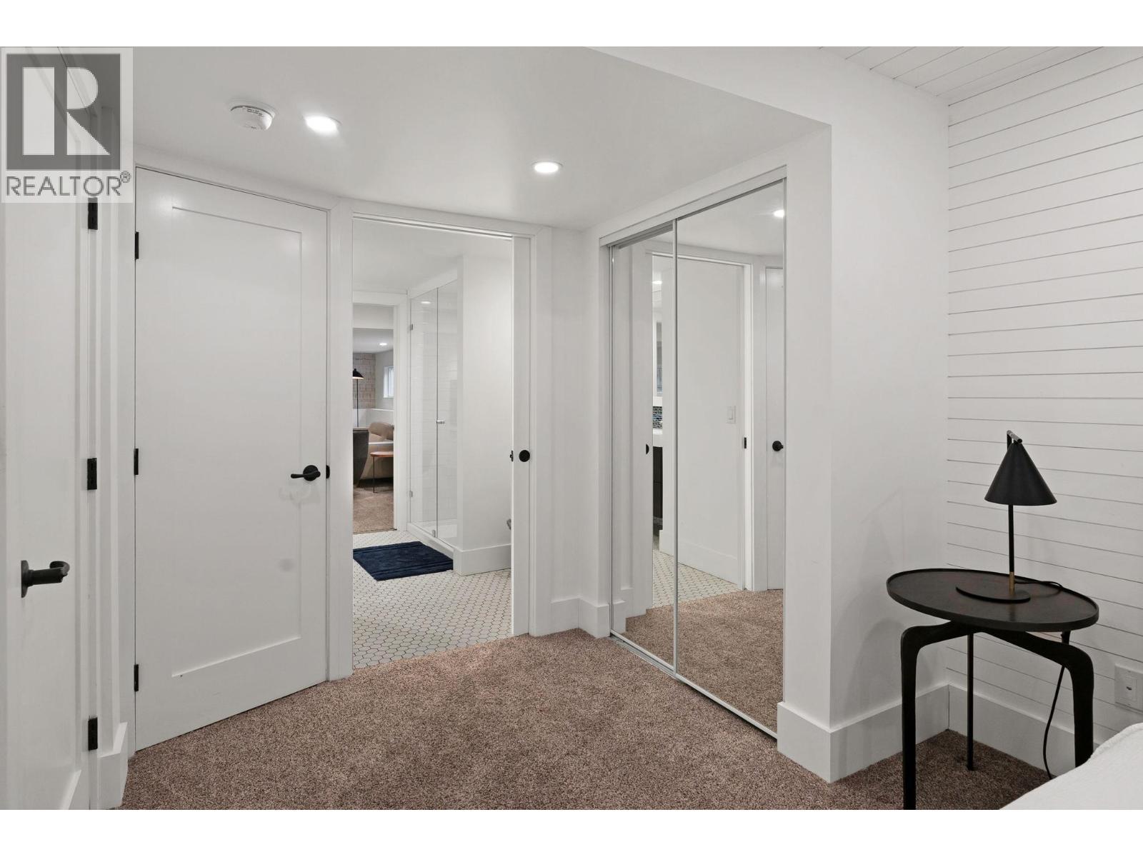 4110 Lakeshore Road, Kelowna, BC - Indoor Photo Showing Other Room